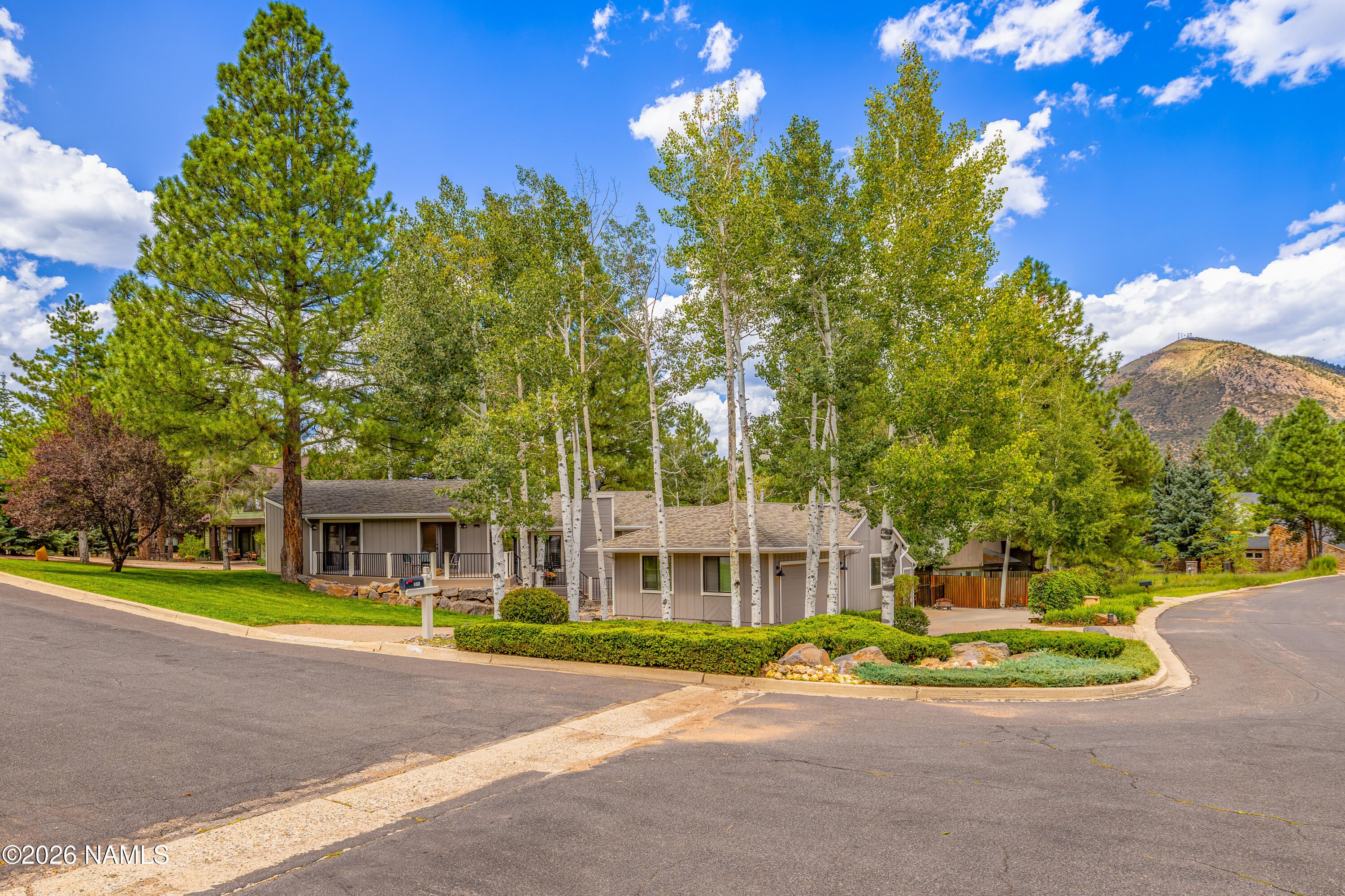4460 E Moonshadow Lane