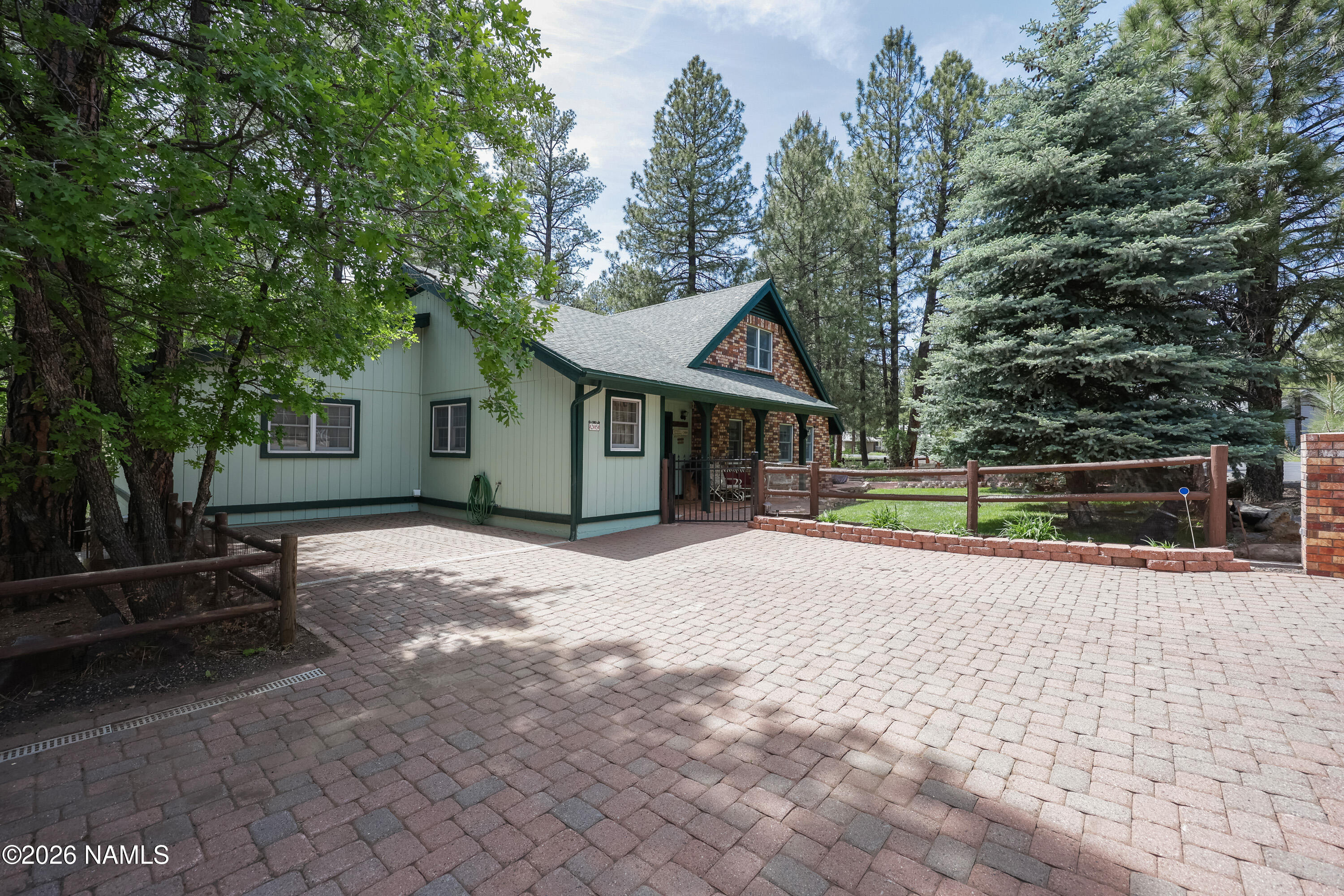 25 W Janice Place