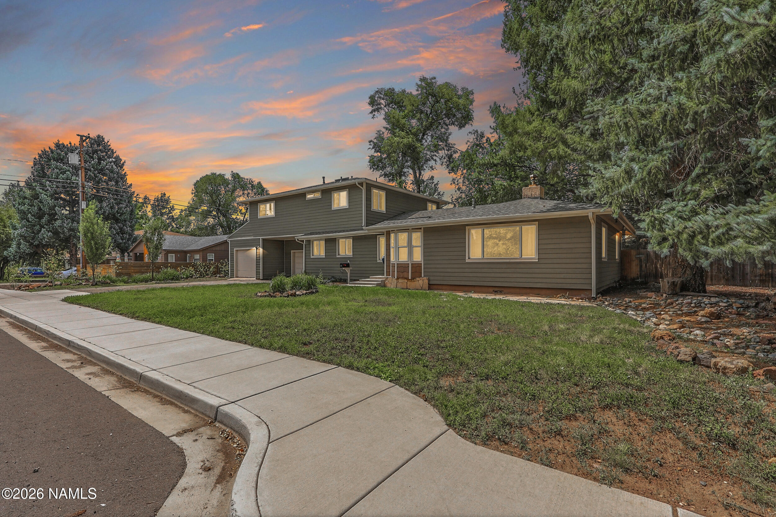 1123 N Navajo Drive