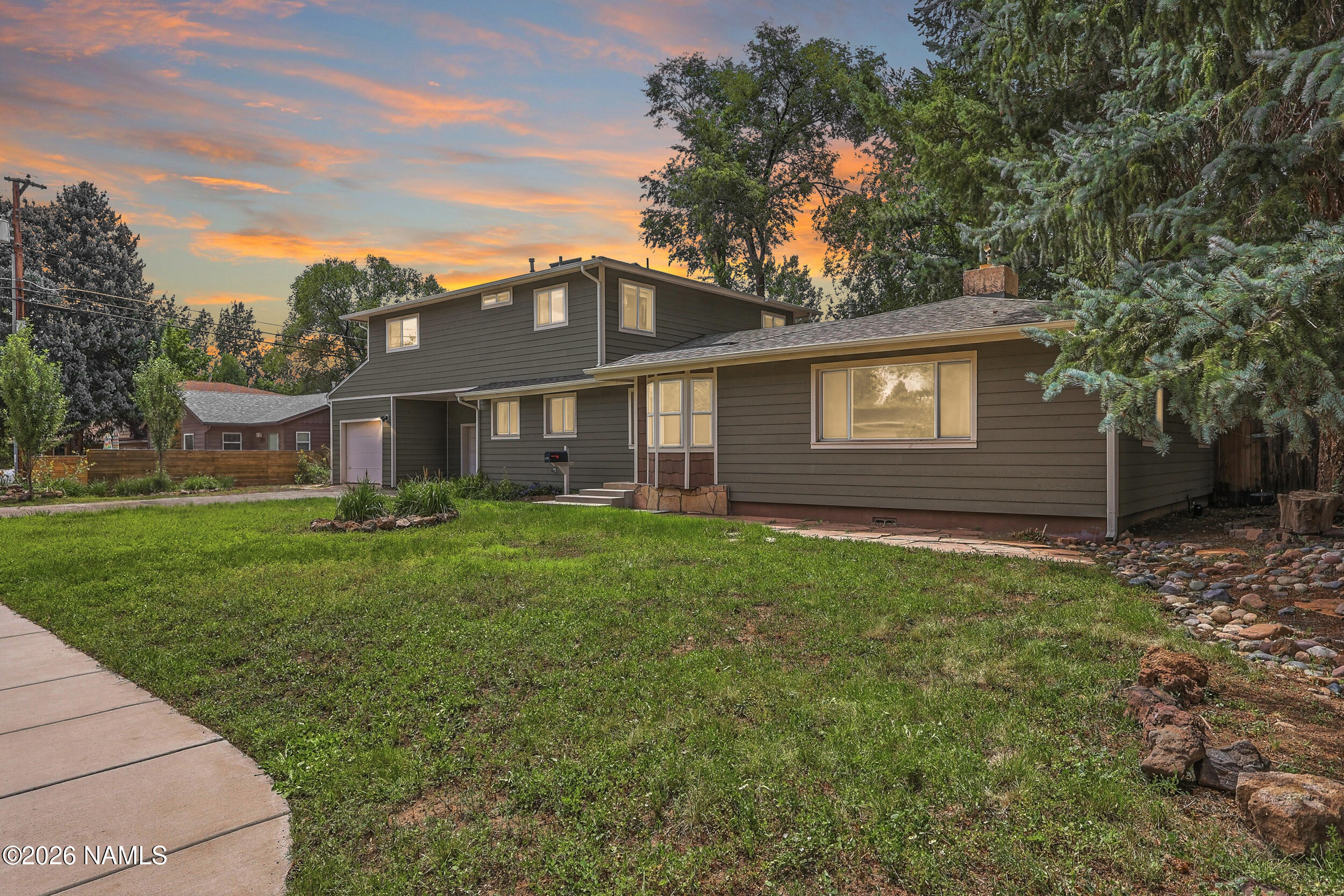 1123 N Navajo Drive