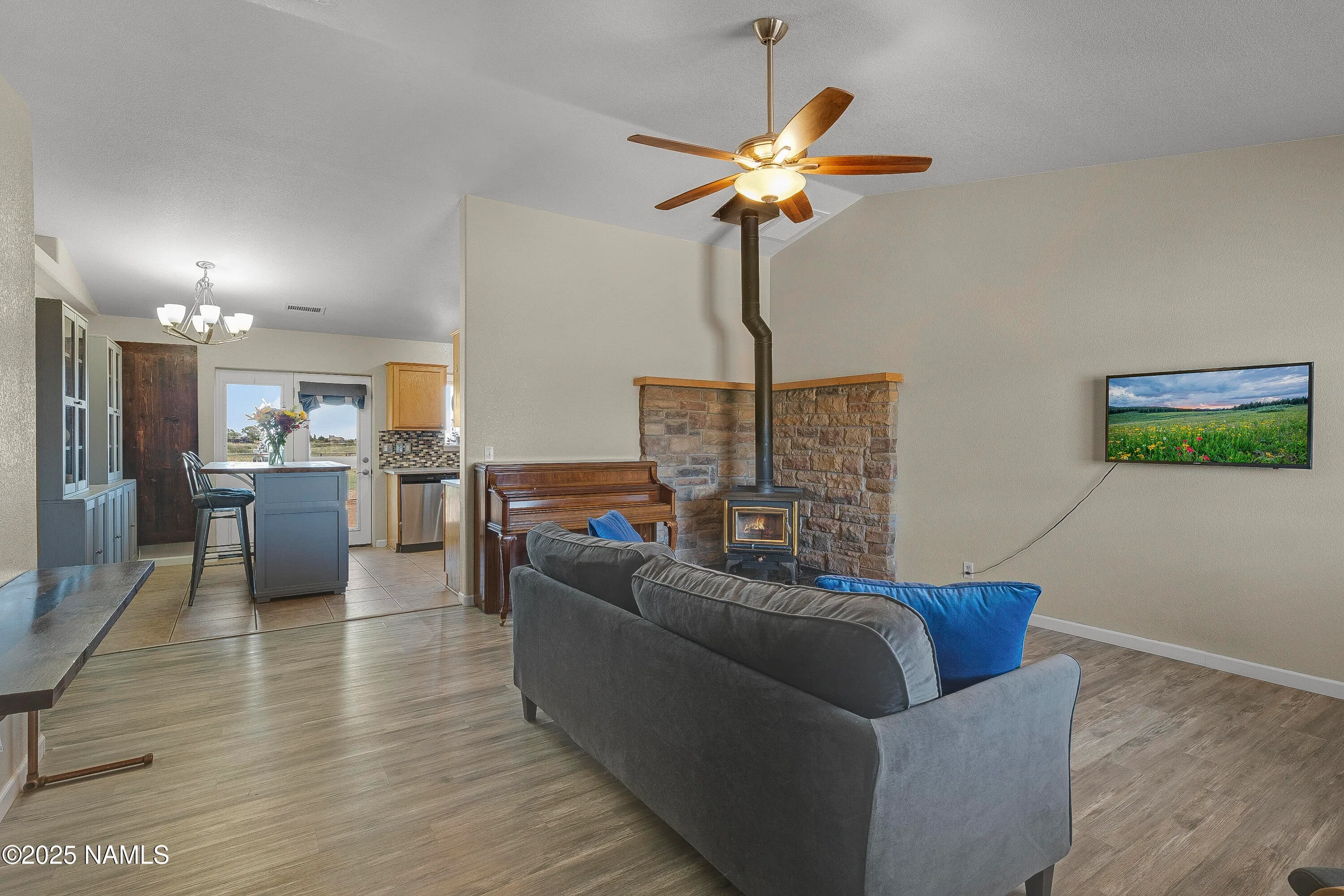 Flagstaff, Arizona 86004, United States, 3 Bedrooms Bedrooms, ,2 BathroomsBathrooms,Residential,Active,137815