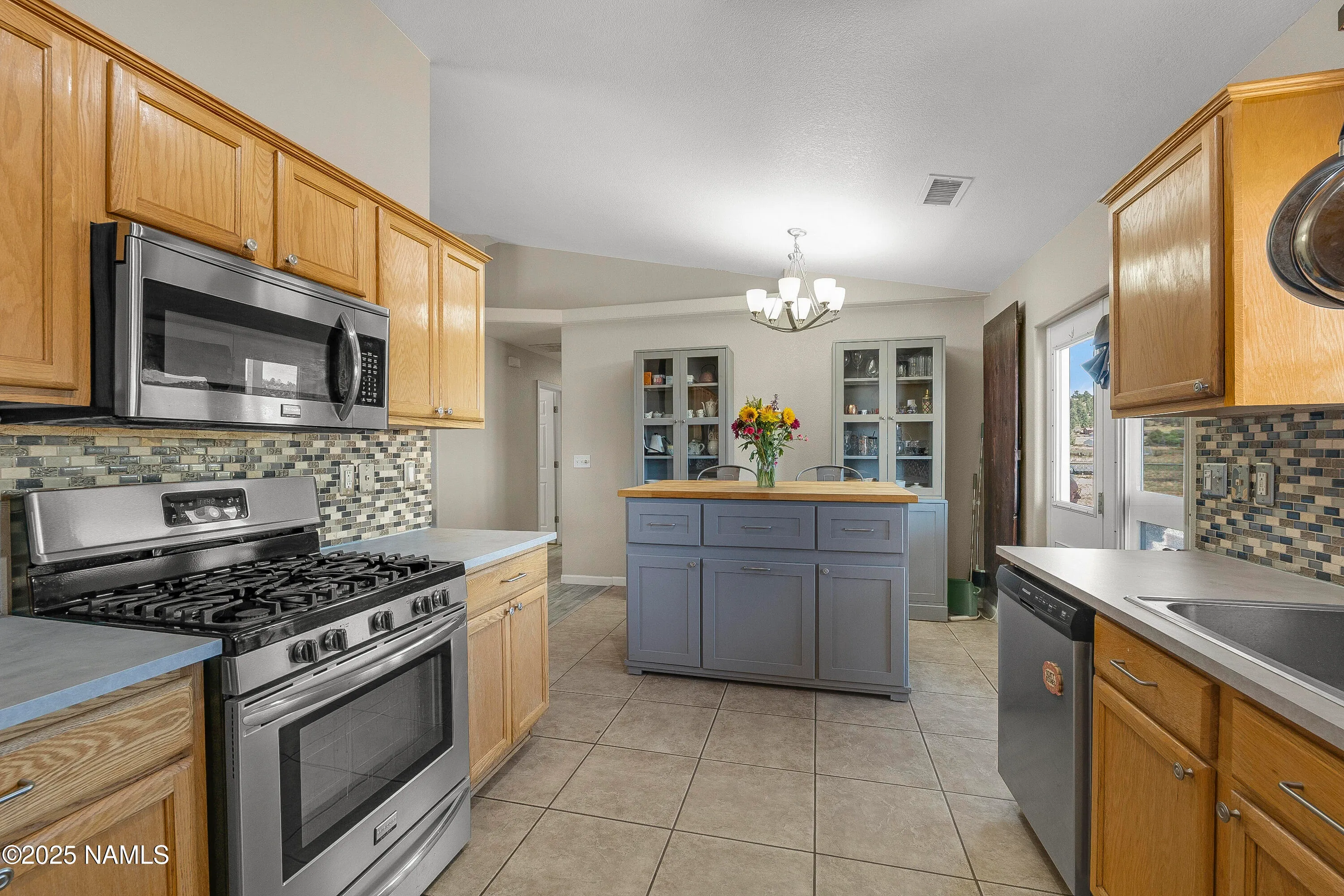 Flagstaff, Arizona 86004, United States, 3 Bedrooms Bedrooms, ,2 BathroomsBathrooms,Residential,Active,137815