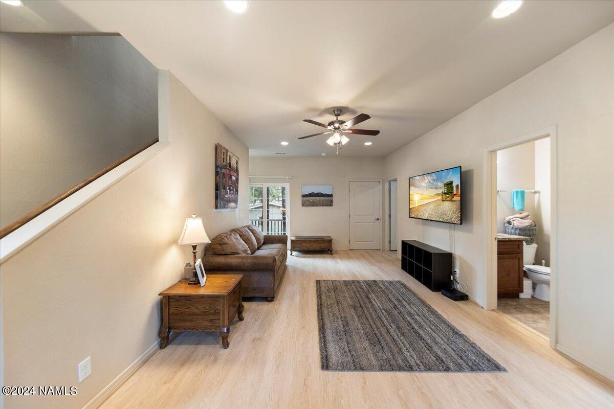 2502 W Washburn Court 129