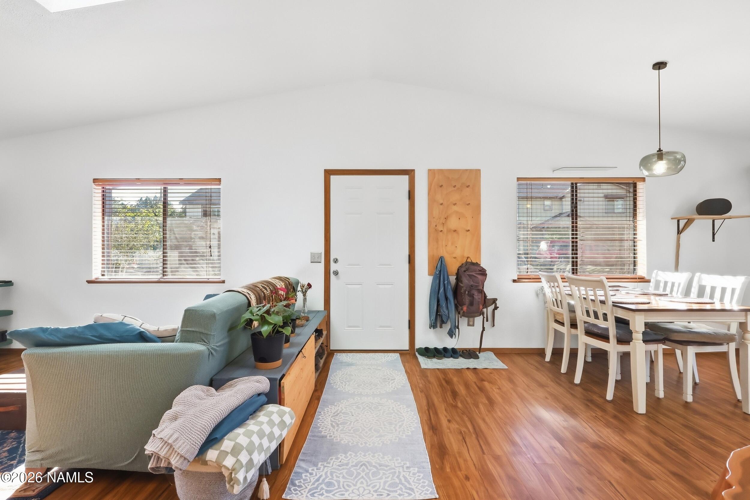 3581 Huron