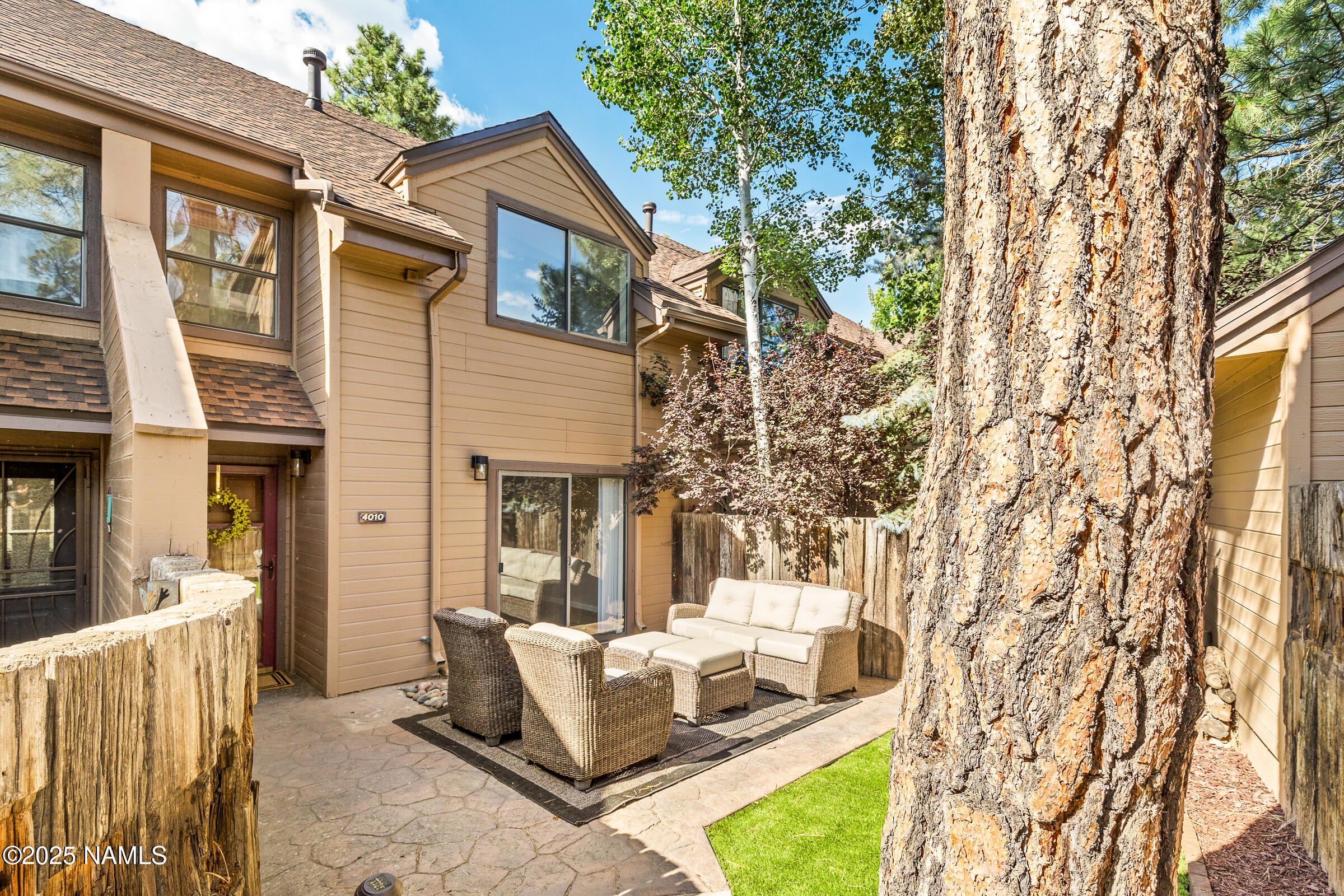 4010 N Goodwin Circle