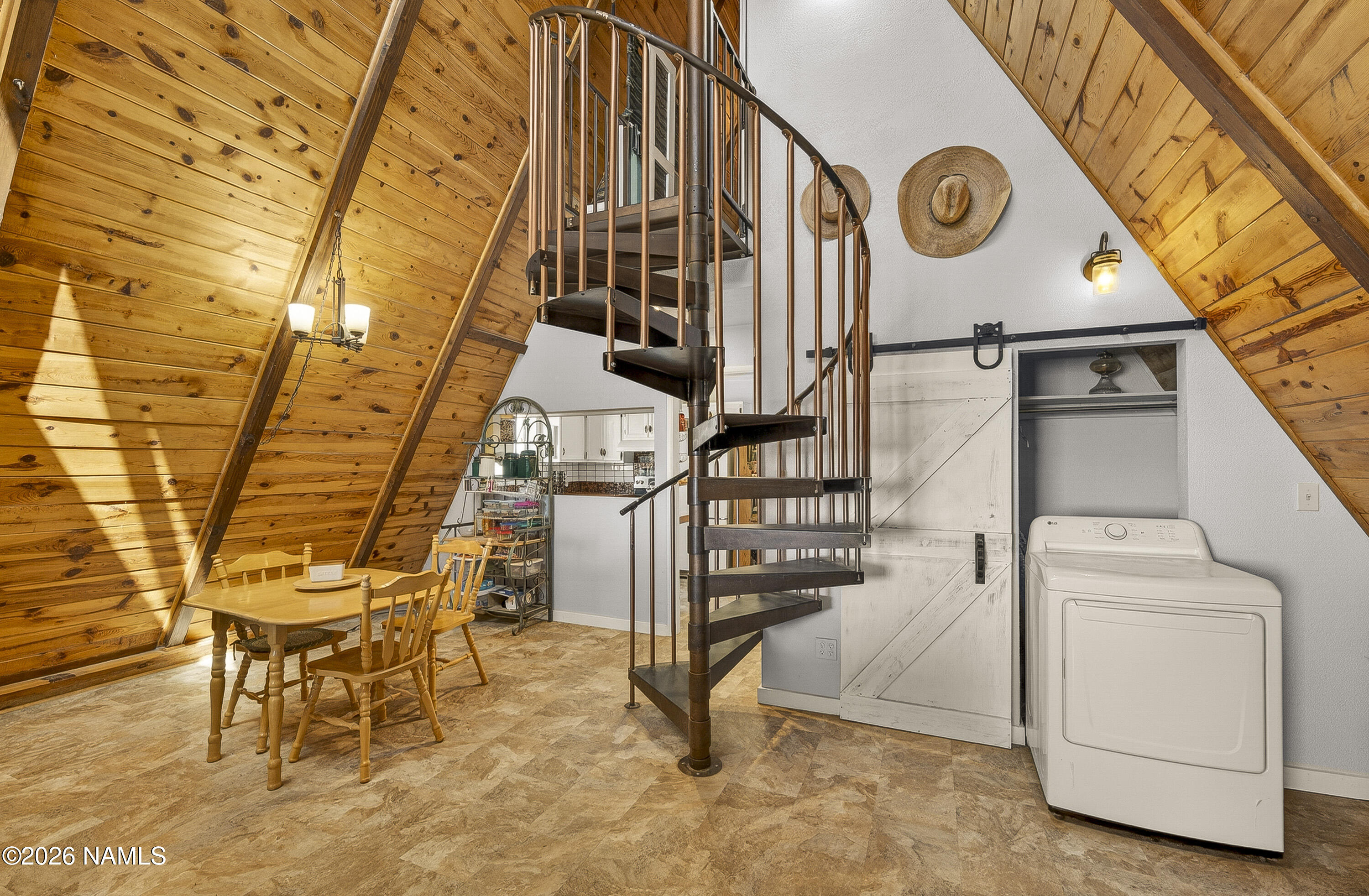 552 W Mountain View Street