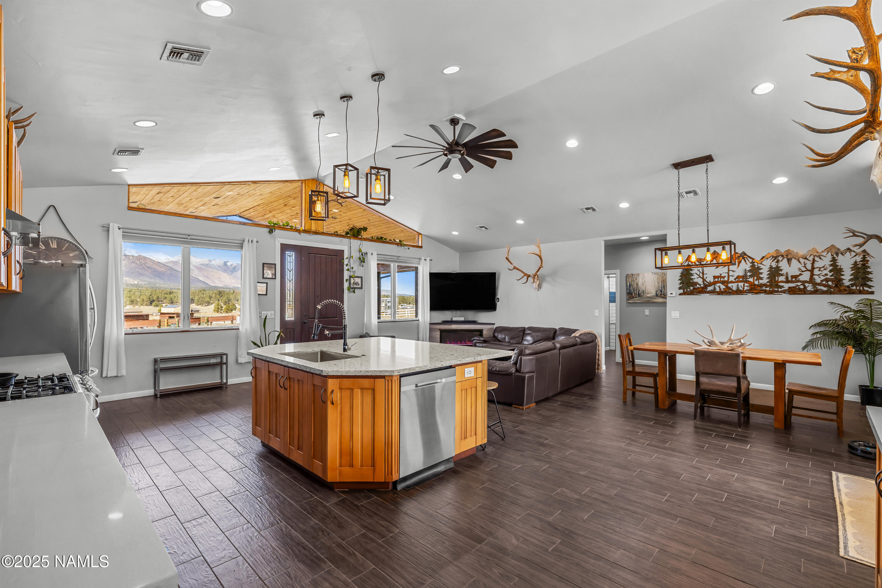 6770 N Rain Valley Road