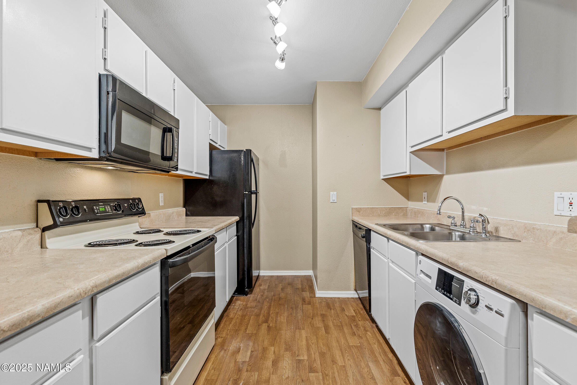 1385 W University Avenue 194