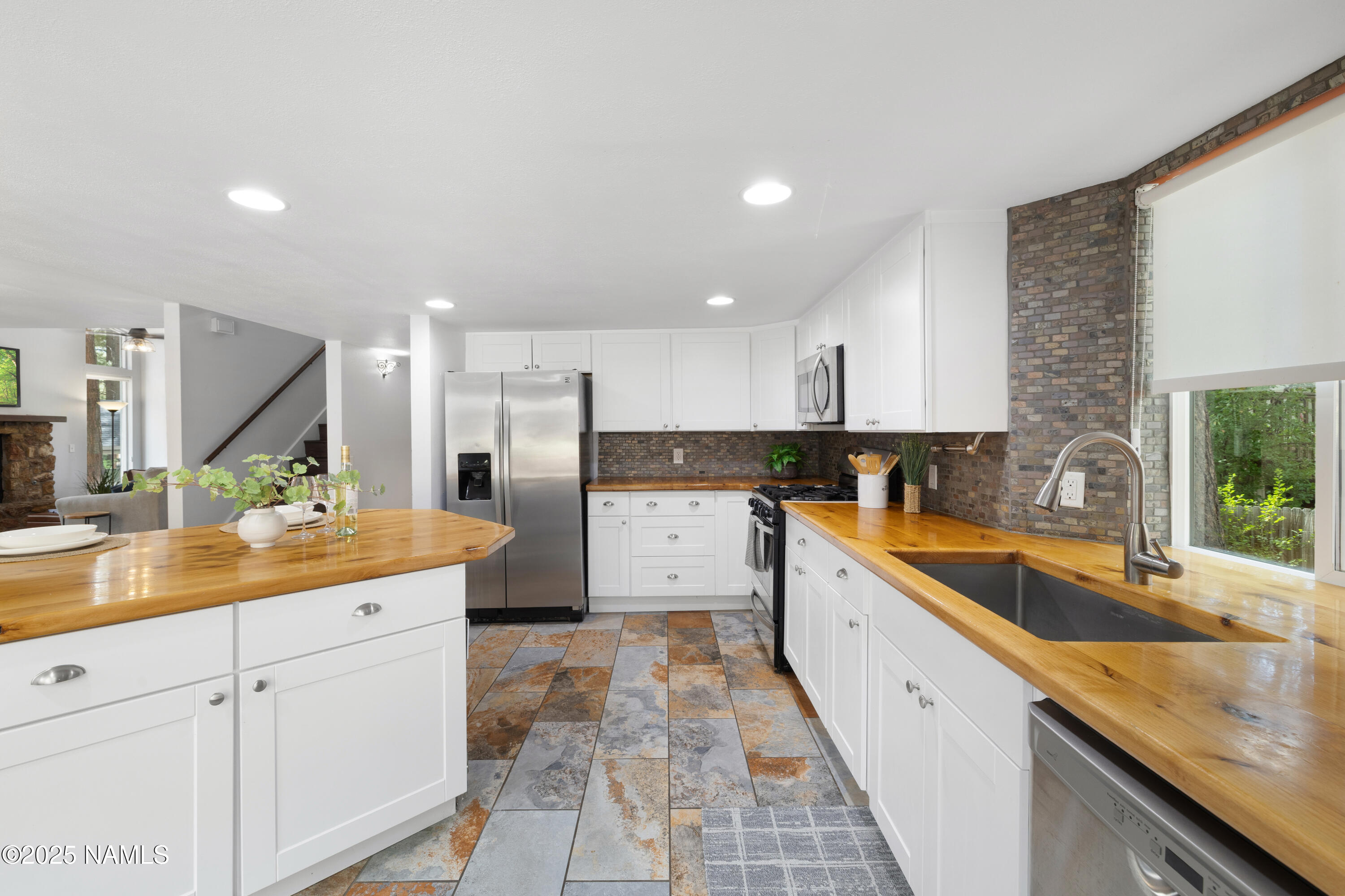 1132 W Ardrey Circle