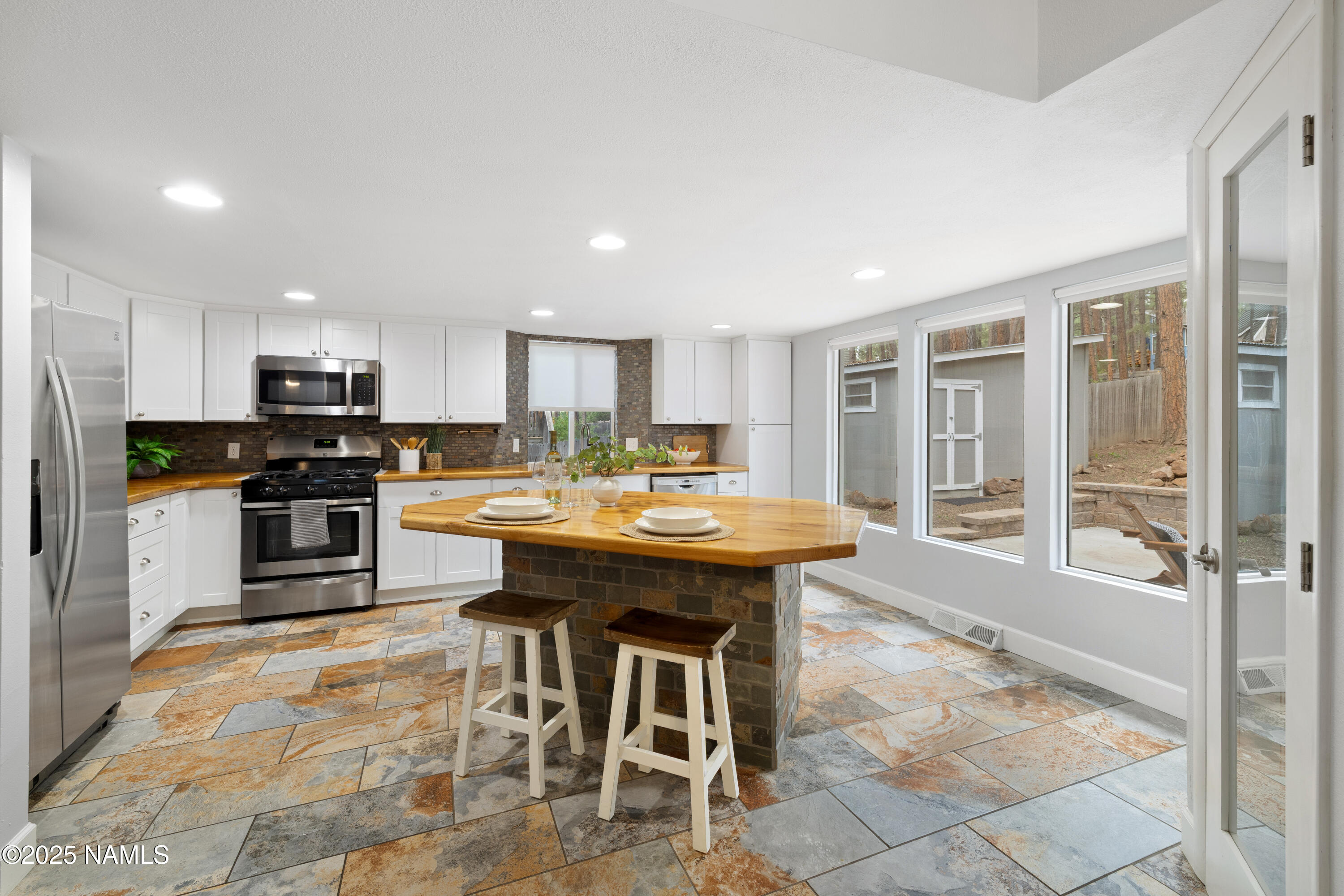 1132 W Ardrey Circle
