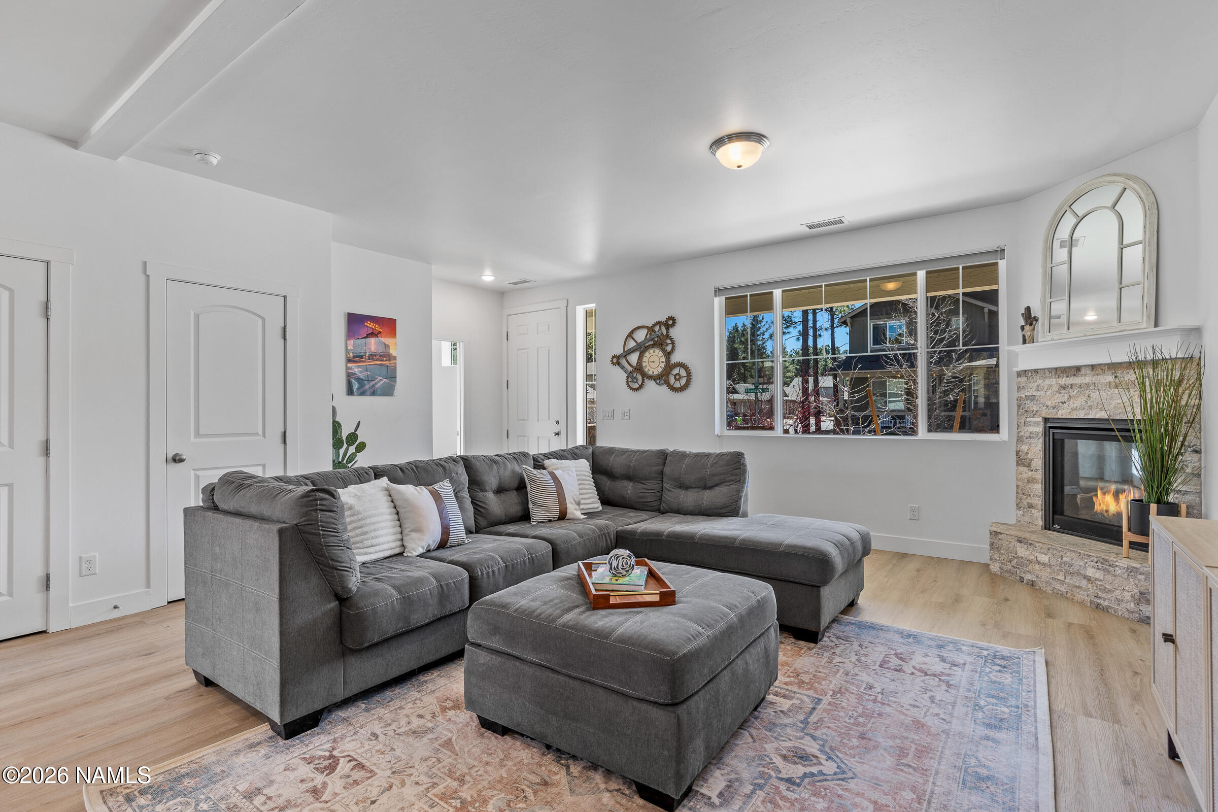 2702 W Adirondack Avenue