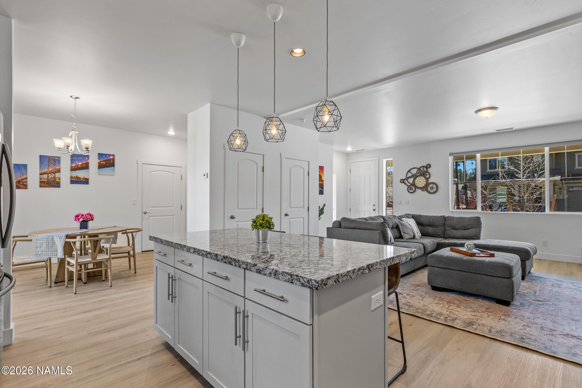 2702 W Adirondack Avenue