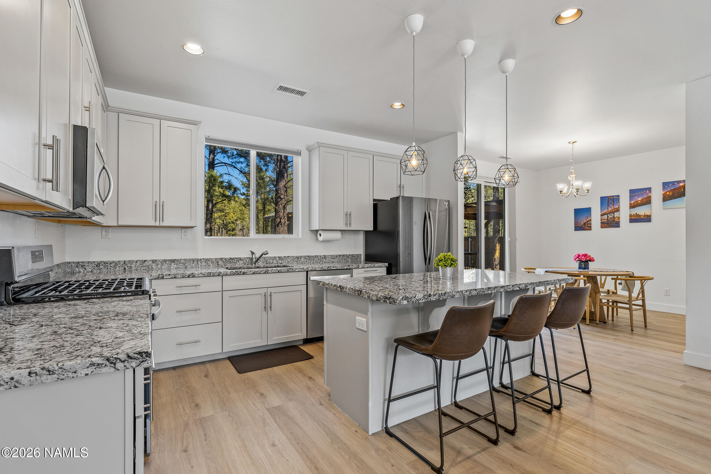 2702 W Adirondack Avenue