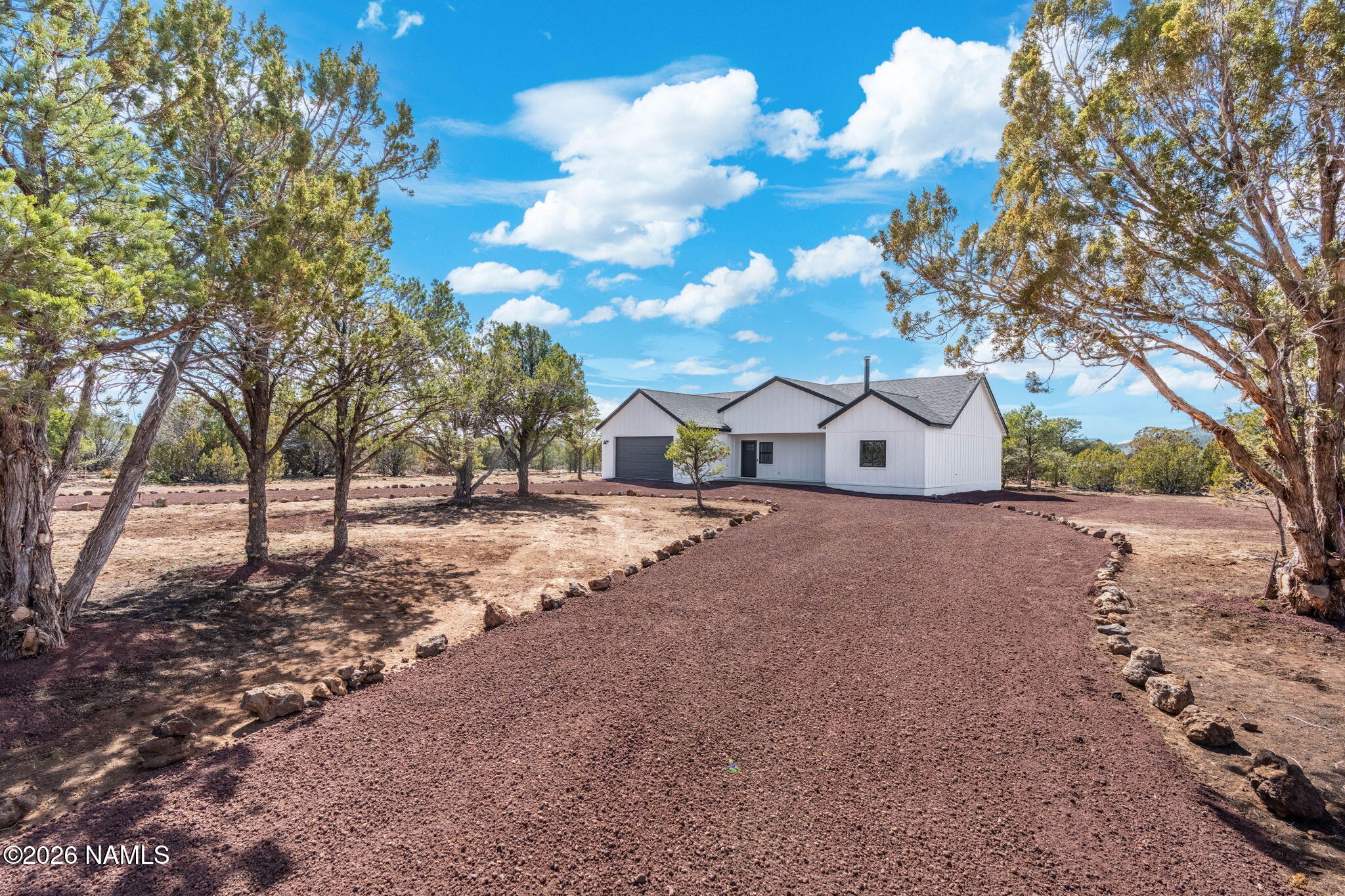 6740 N Isabella Street