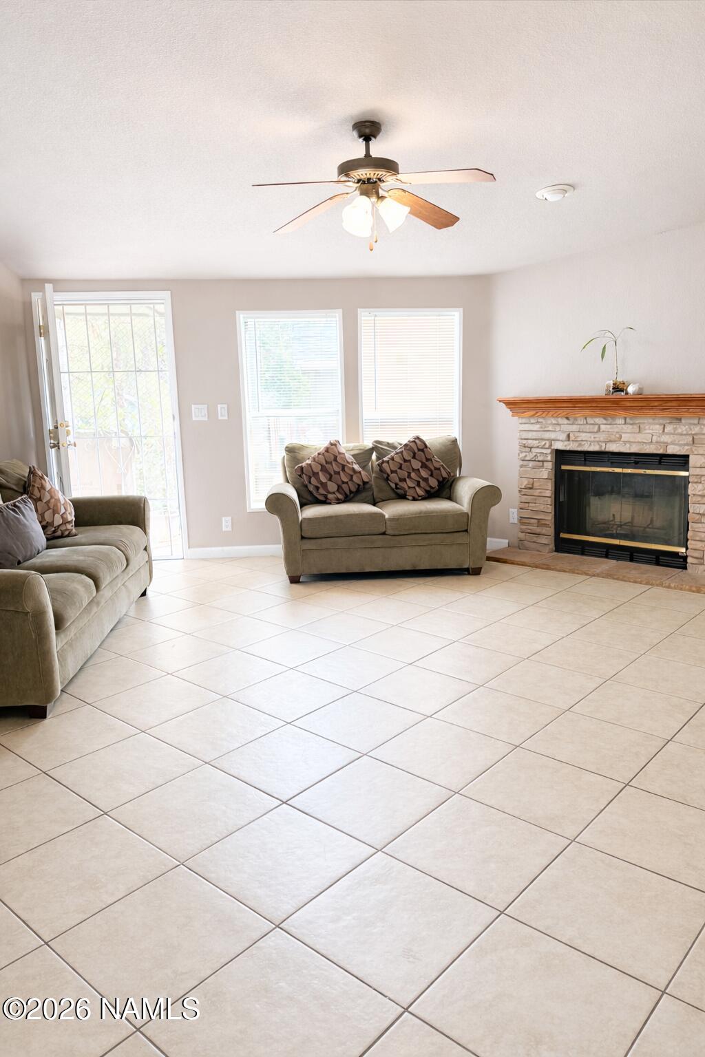 2449 W Adirondack Avenue