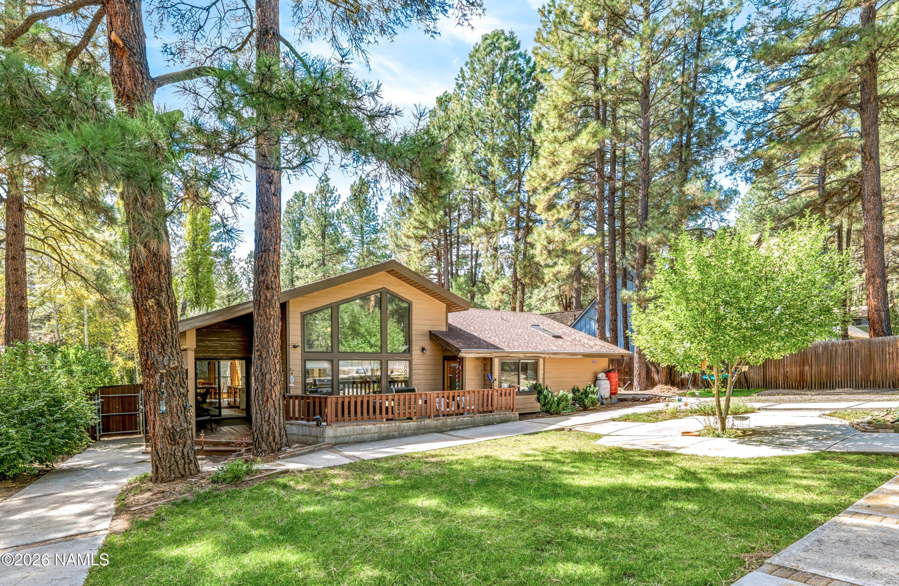 1100 W Ardrey Circle