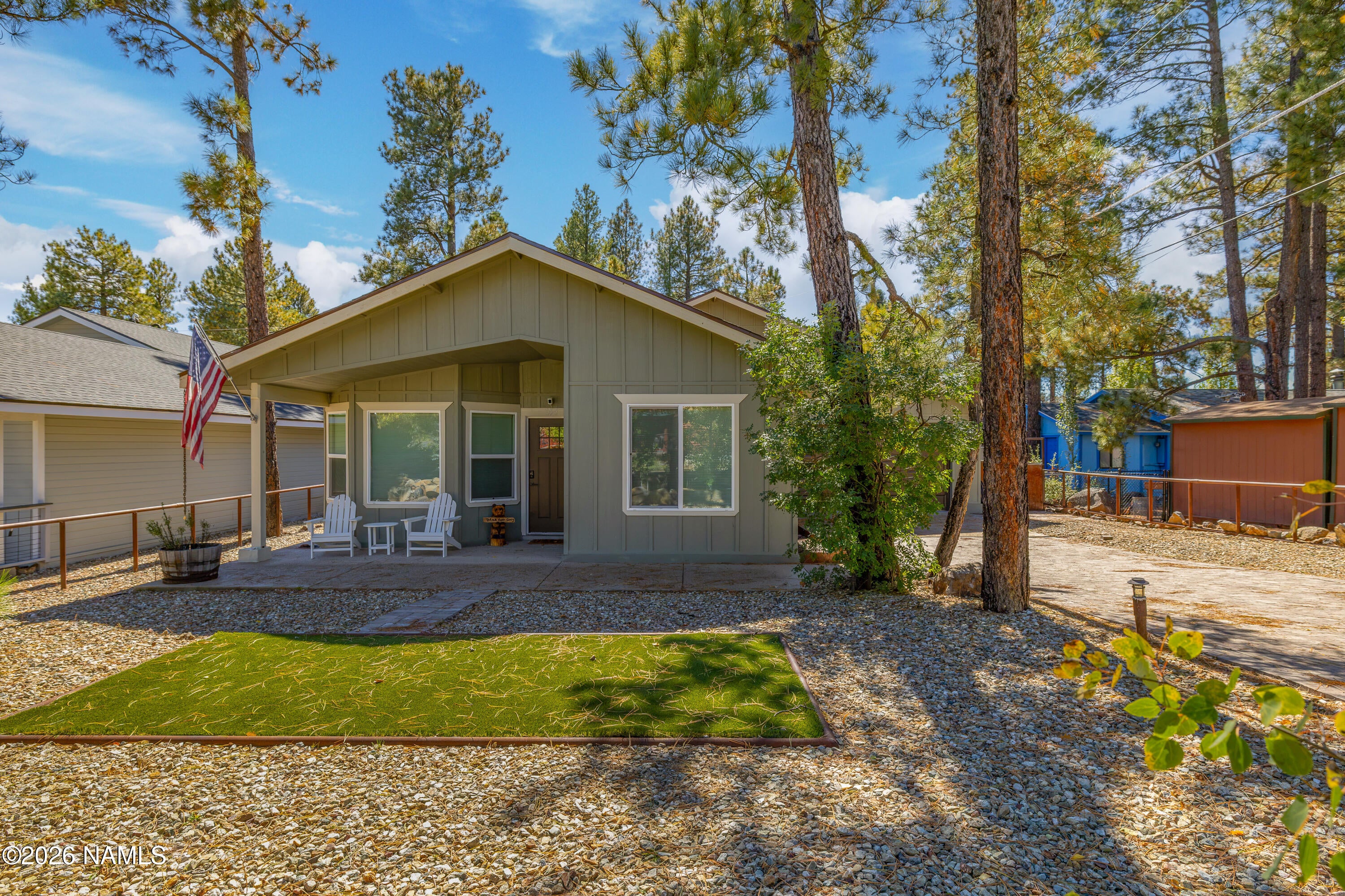 555 E Hillside Drive