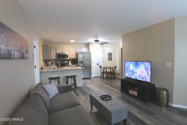 2700 S WHITE MOUNTAIN RD APT 701, SHOW LOW, AZ 85901 - Image cdf2cd4369717bc597f2e27e53af7d7d/581572296