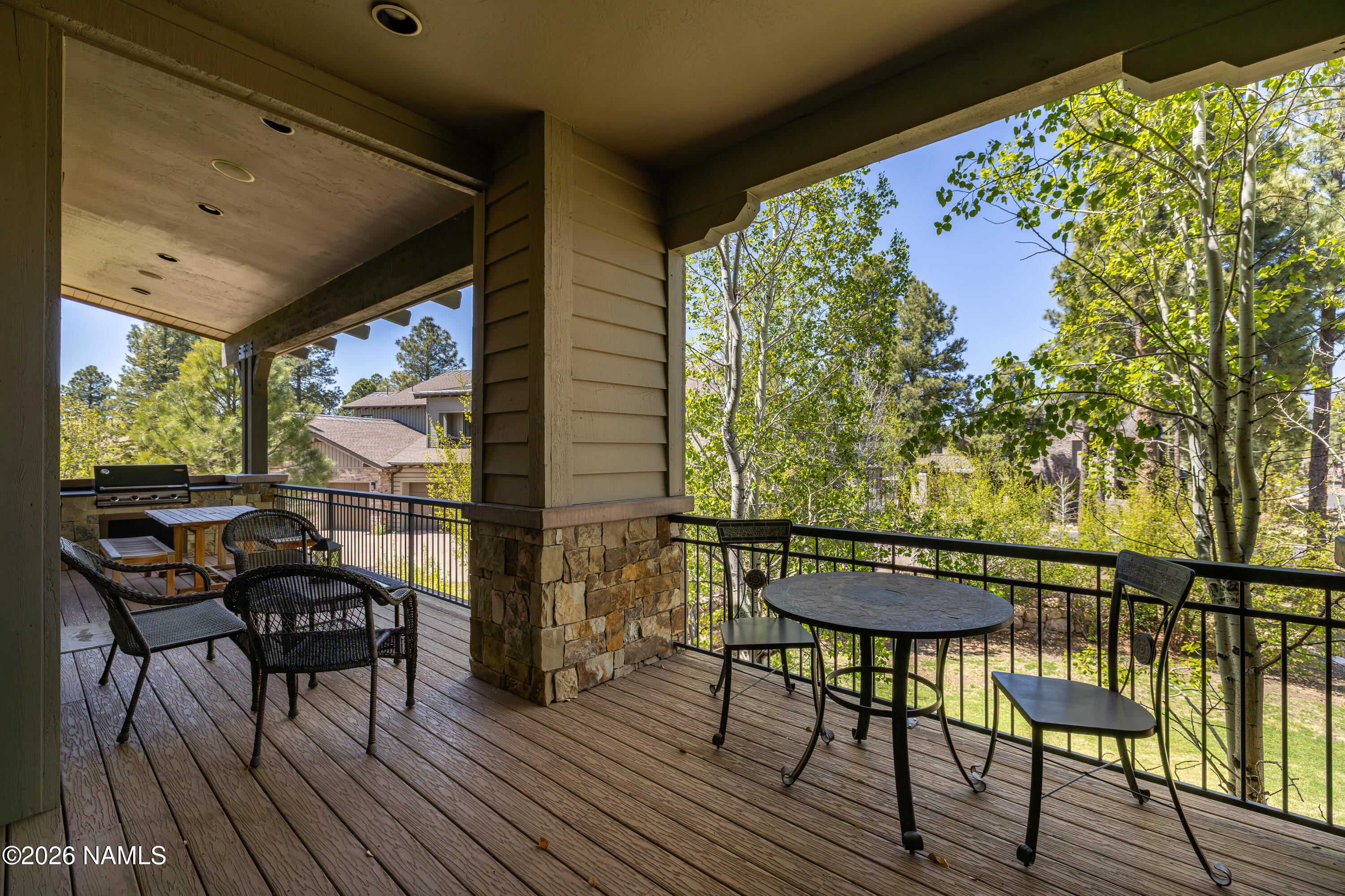 1728 E Mossy Oak Court 7