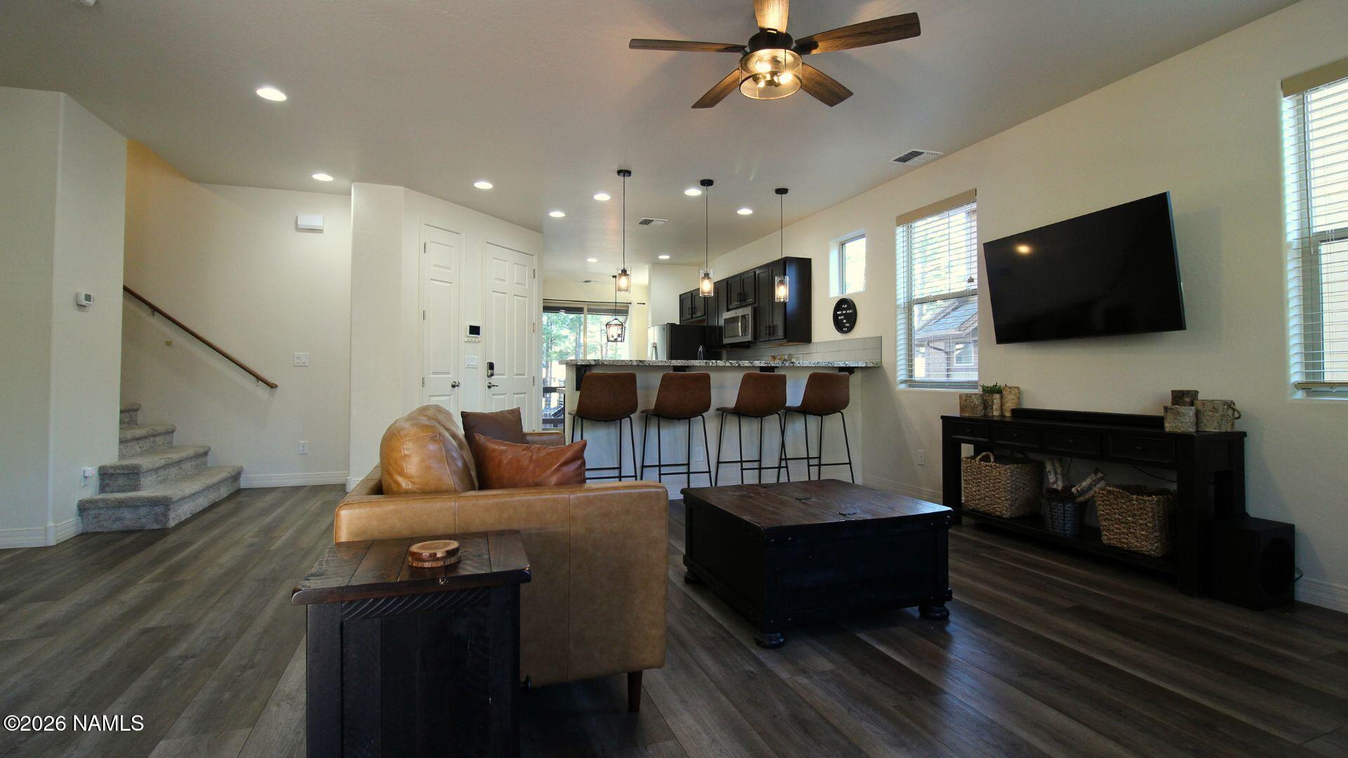 2465 W Clement Circle