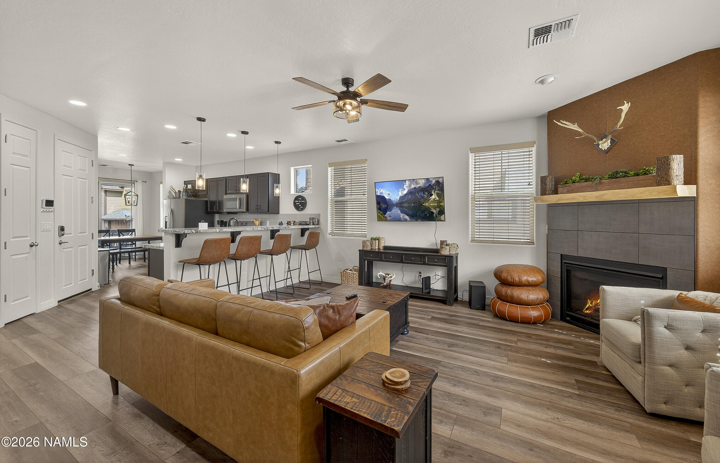 2465 W Clement Circle