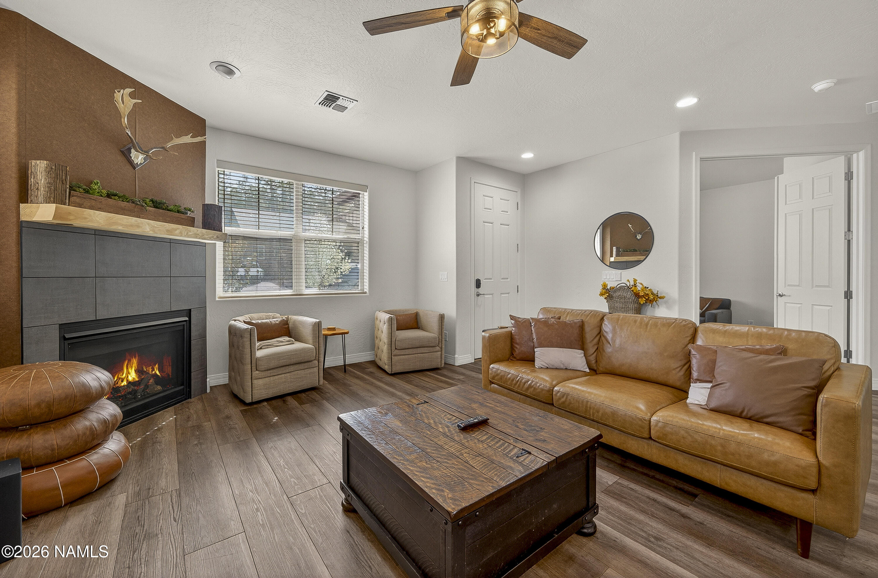 2465 W Clement Circle