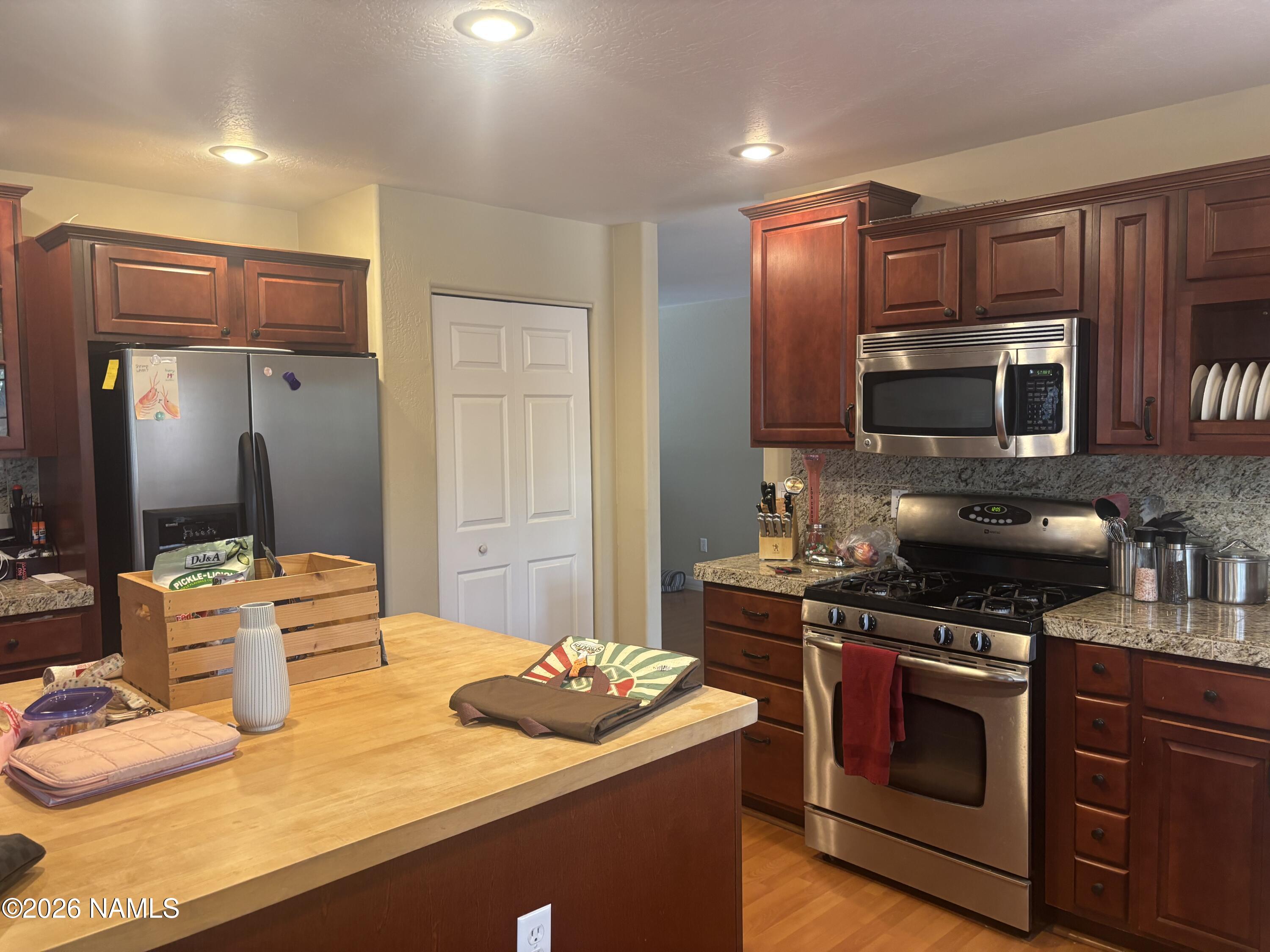 31 E Conquistador Trail