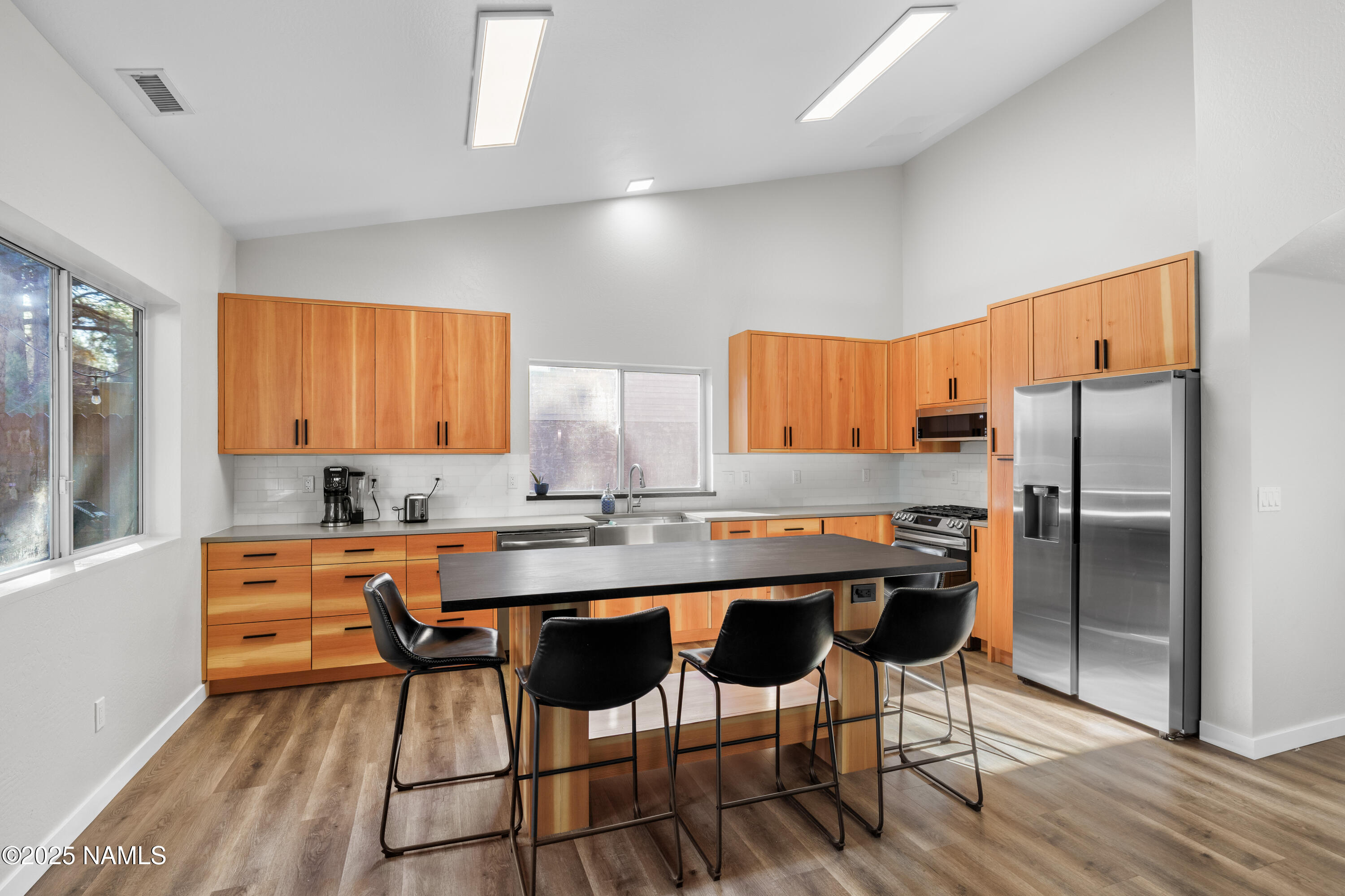 863 W Lone Star Trail