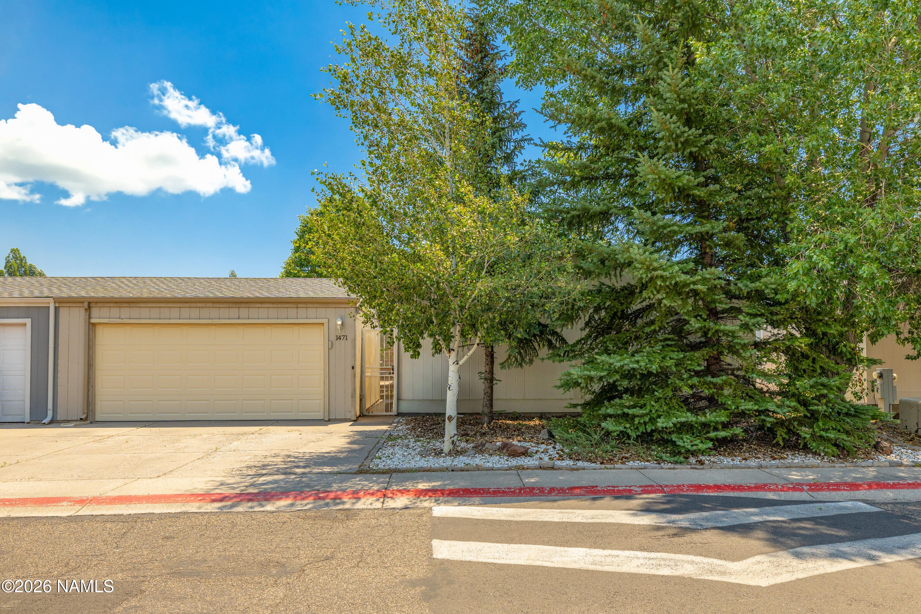 1471 S Mark Lane