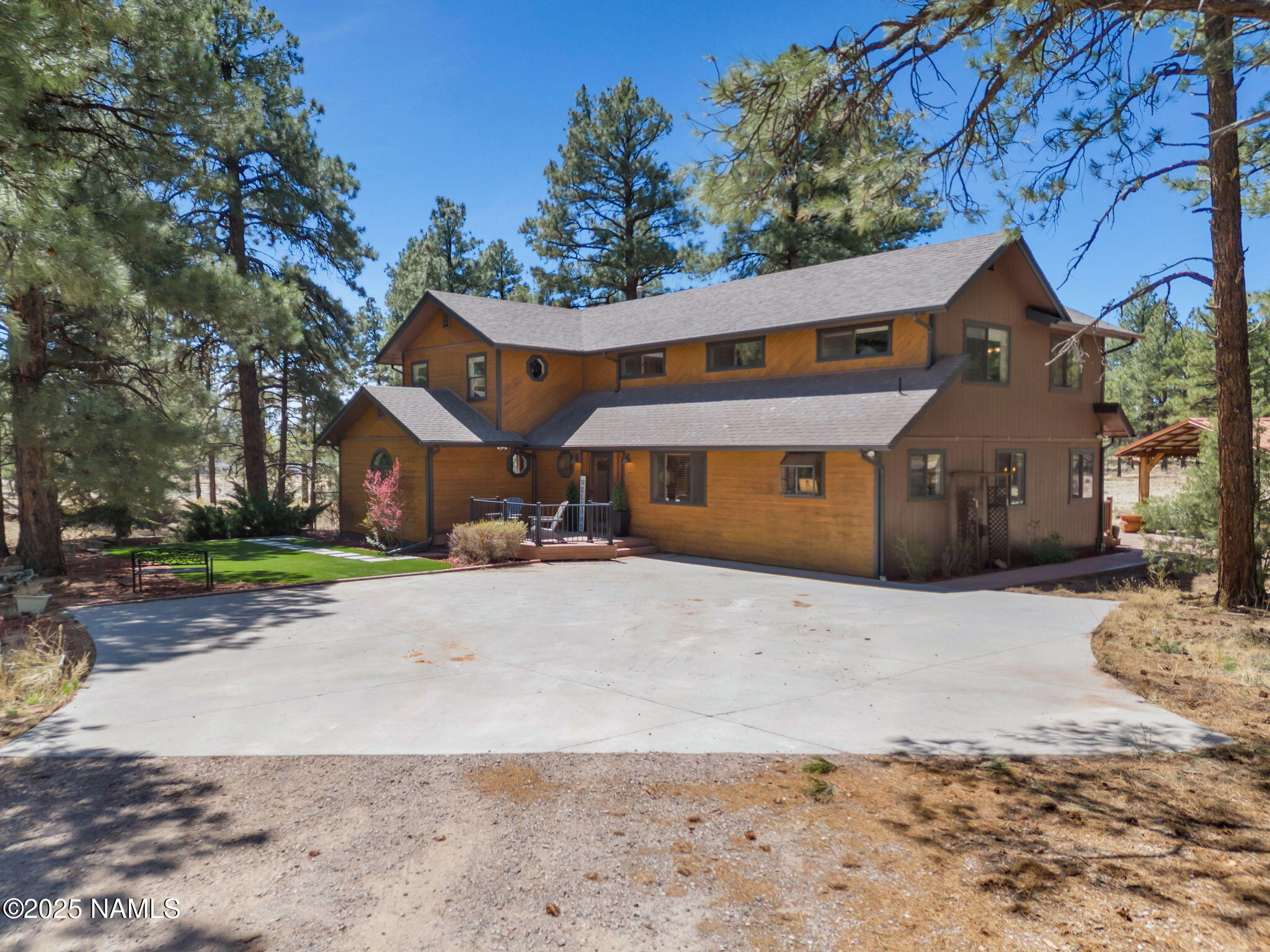 5850 Glenwood Trail