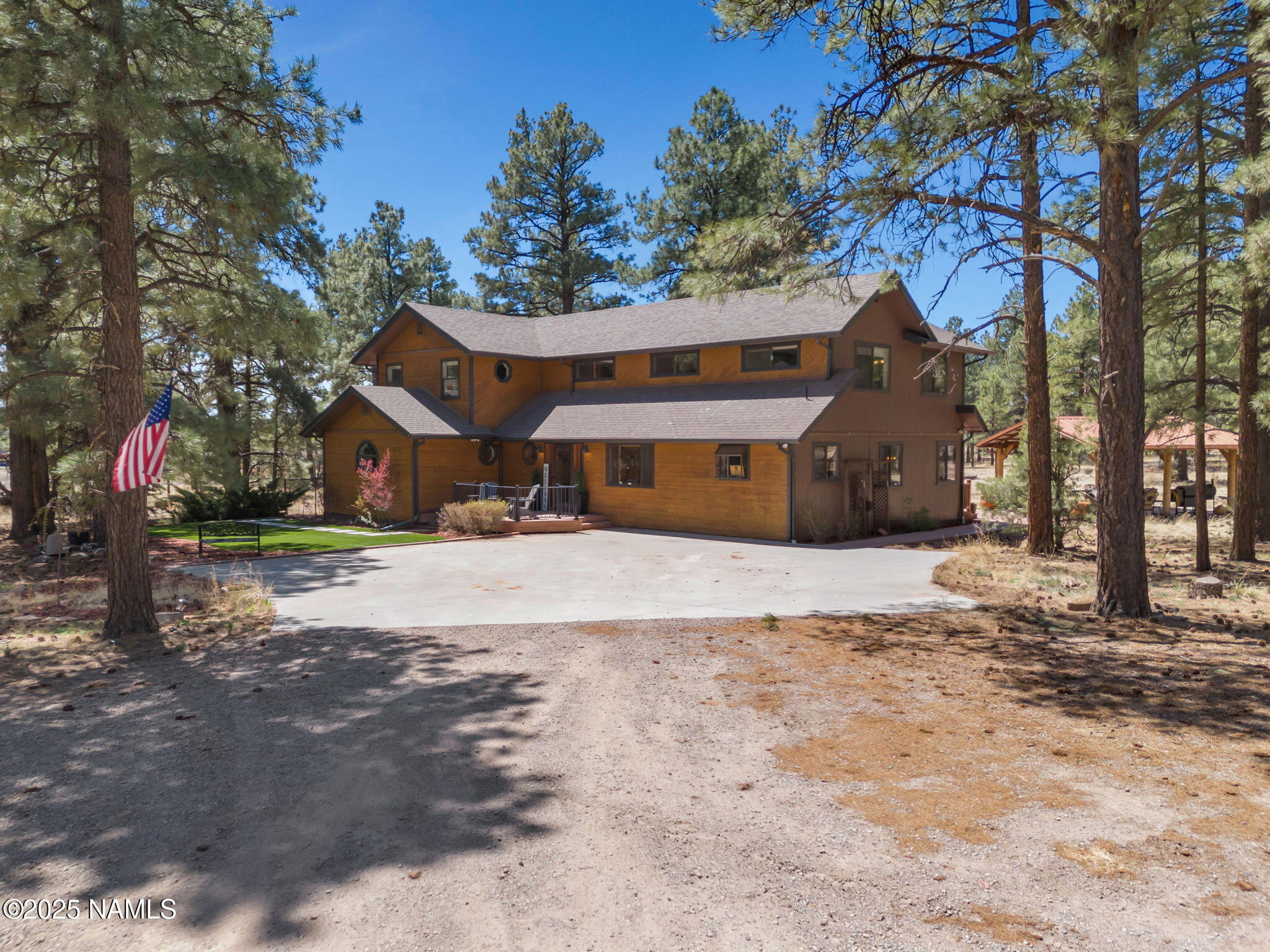 5850 Glenwood Trail