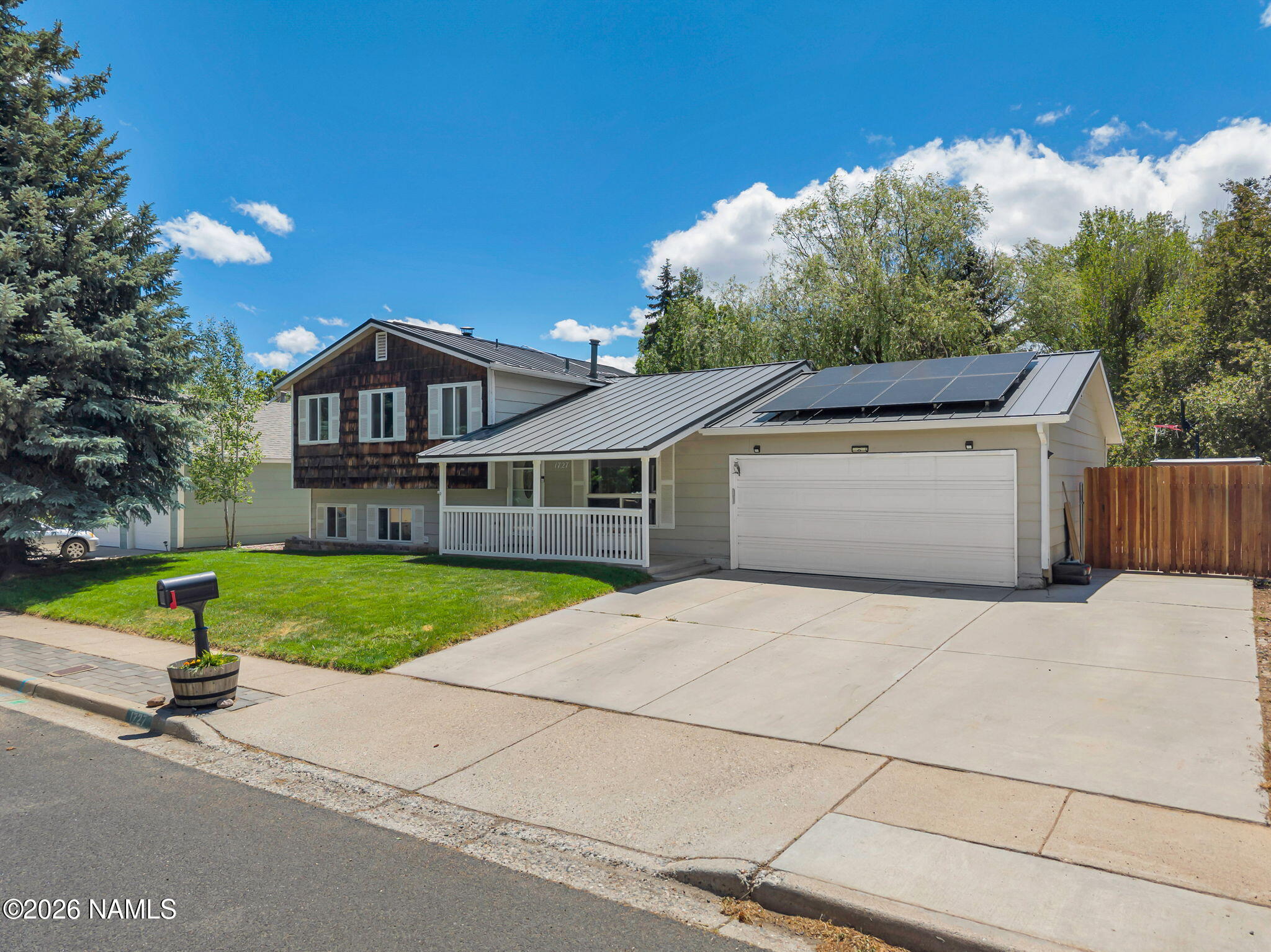 1727 N Deer Crossing Road