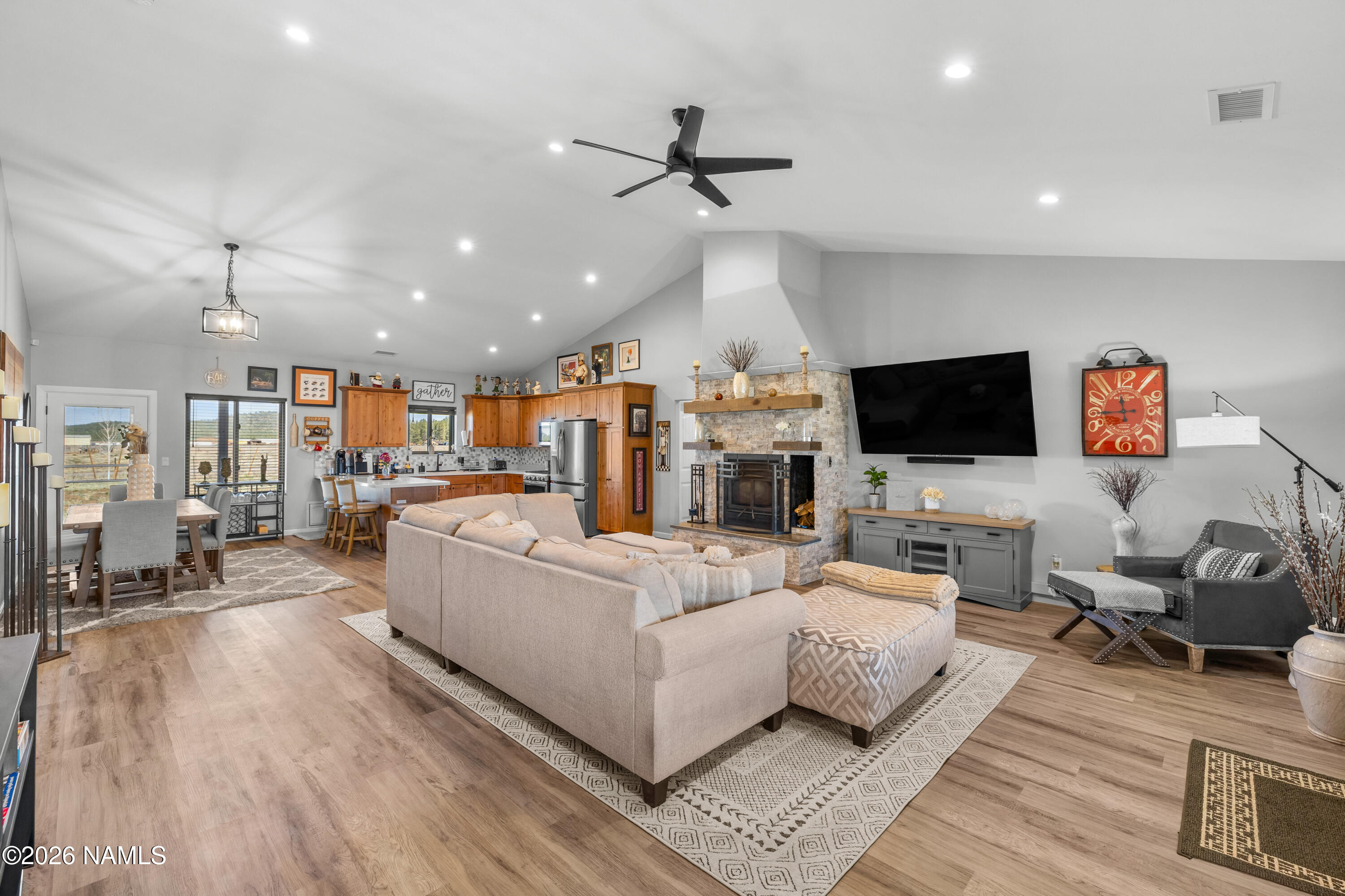 3095 E Pinetree Drive