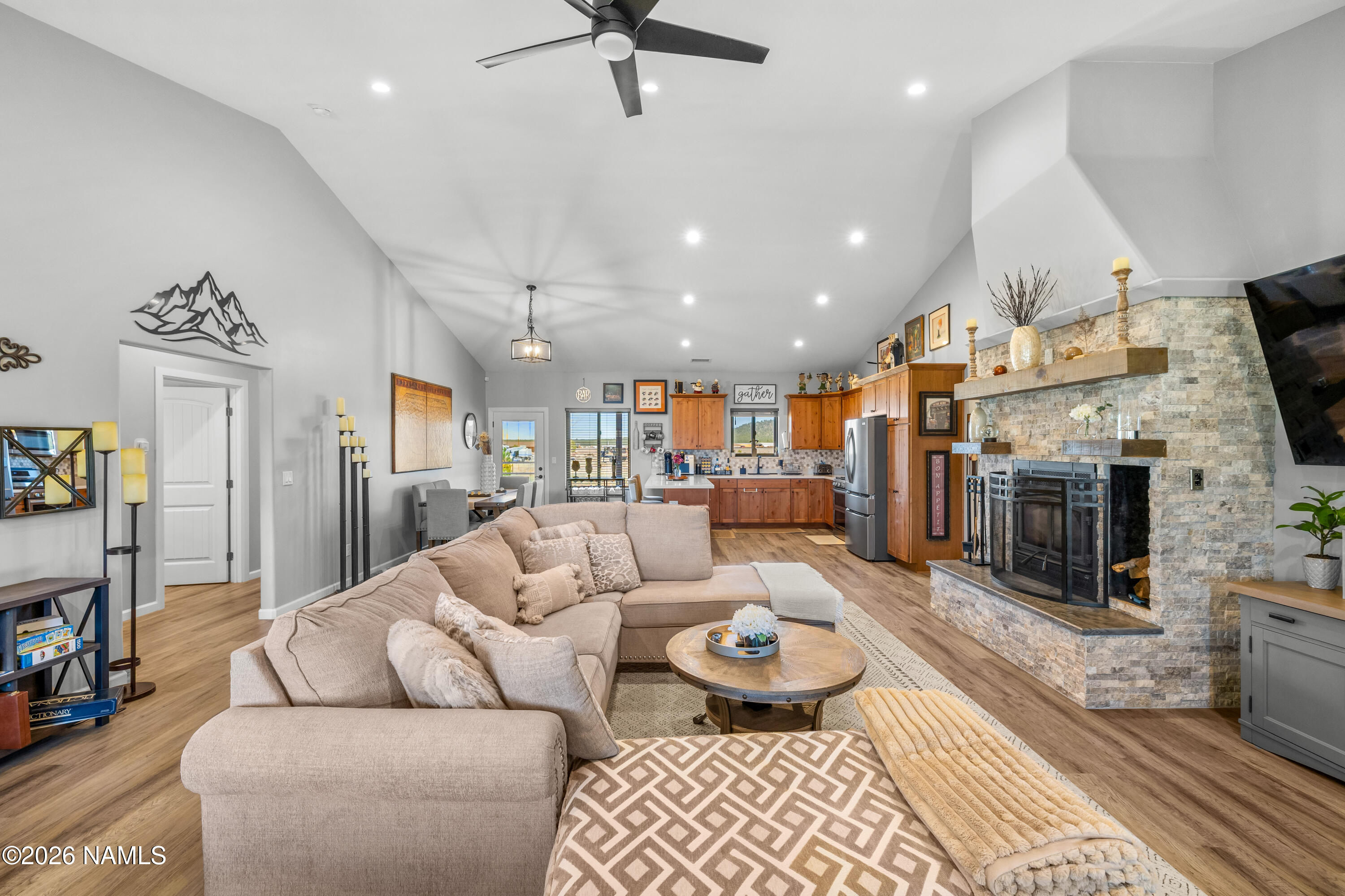 3095 E Pinetree Drive