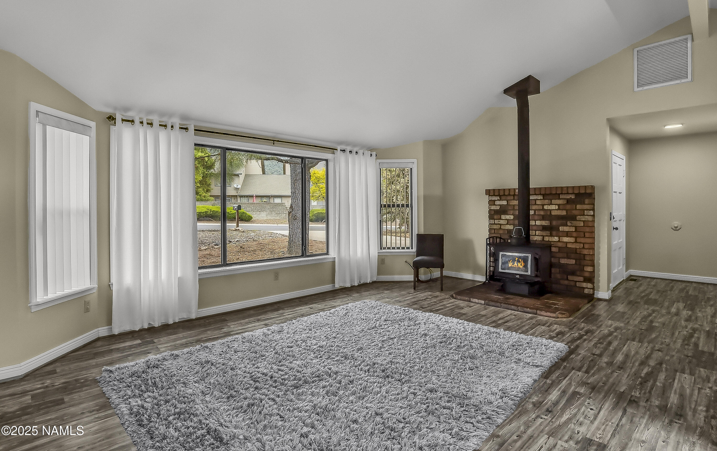 4316 E Broken Rock Loop