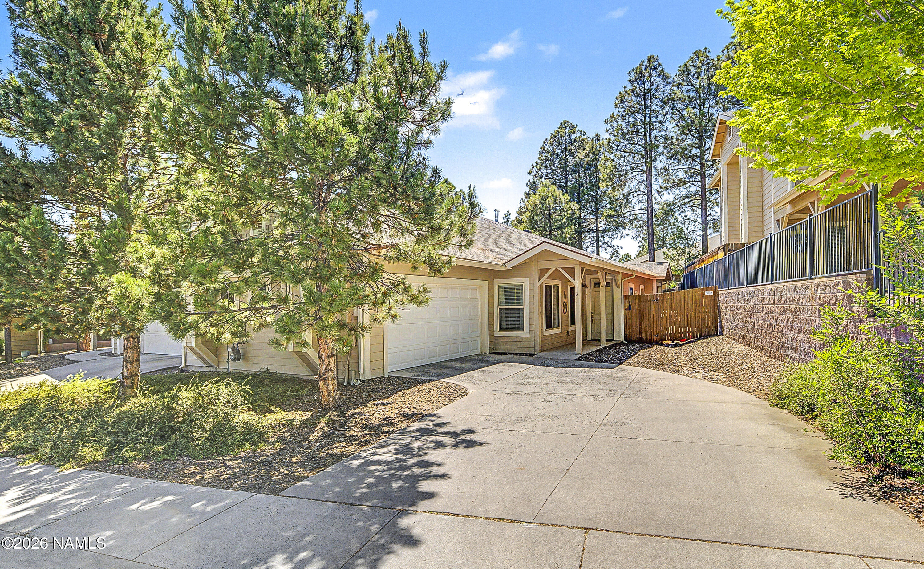 1113 N Flowing Springs Trail