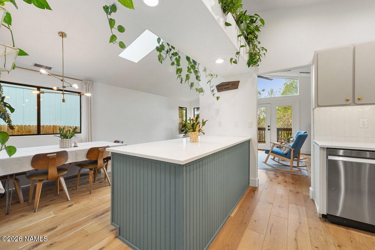 665 N Pine Cliff Drive