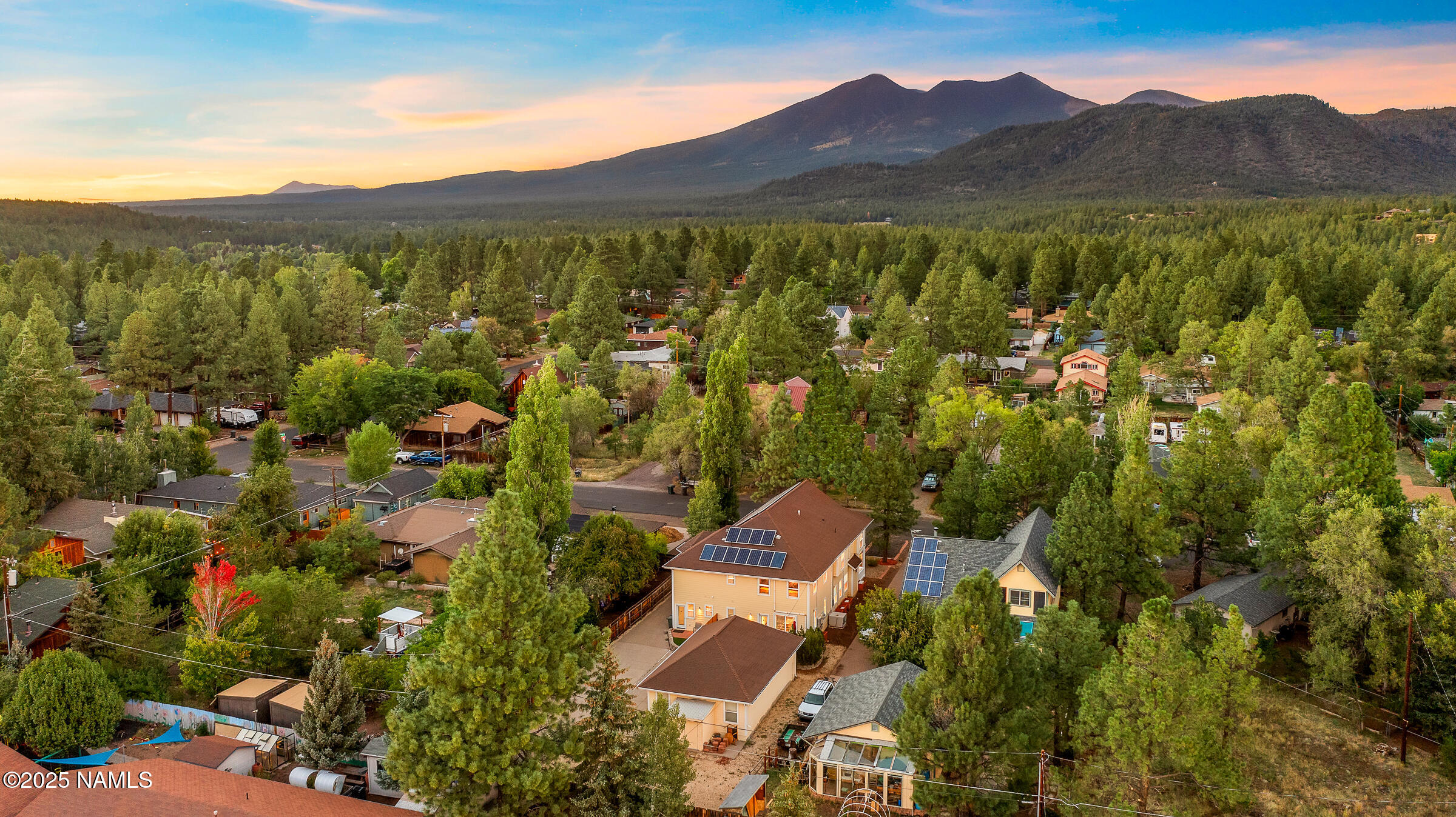 303 W Juniper Avenue