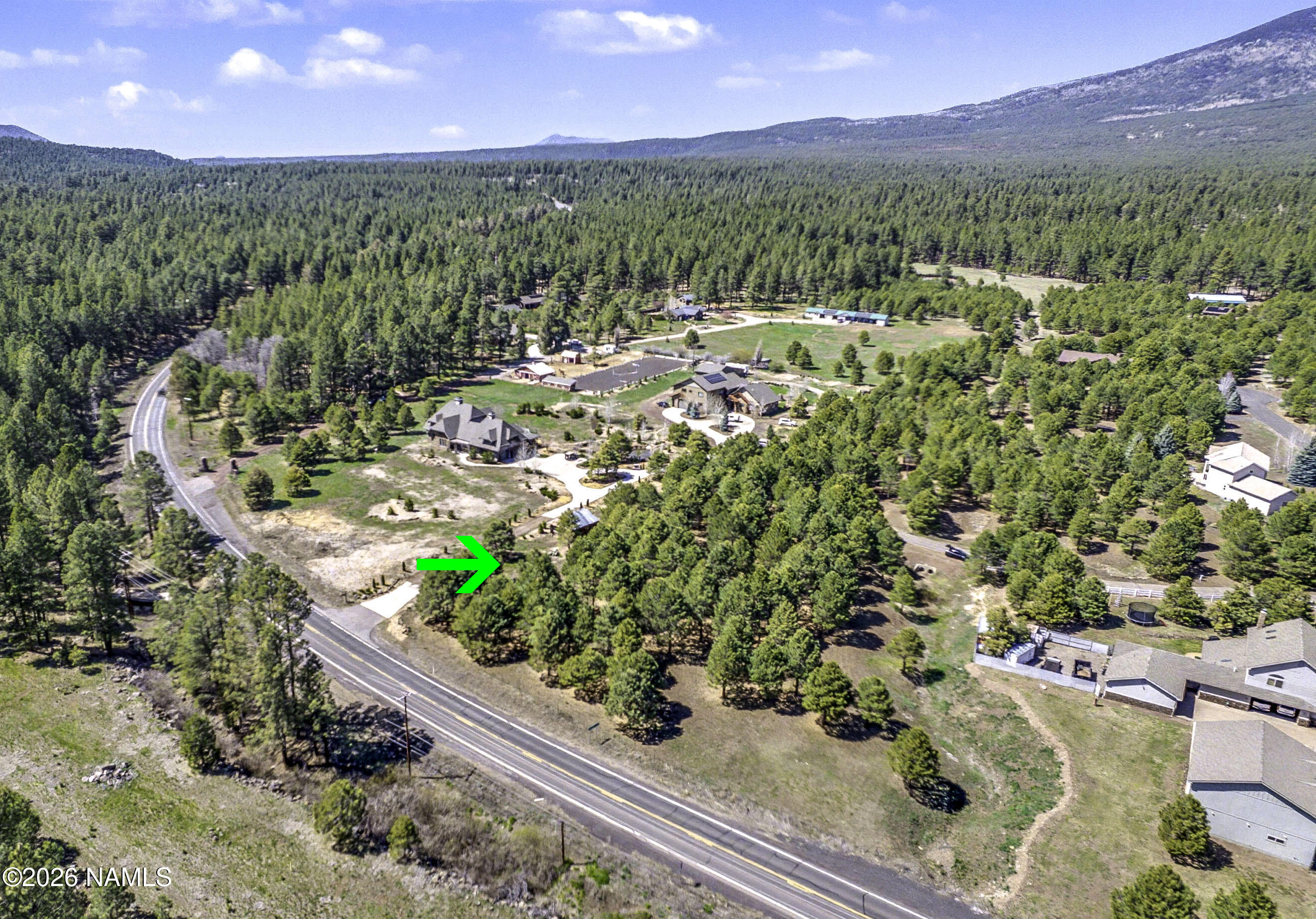 2725 W Creighton Drive