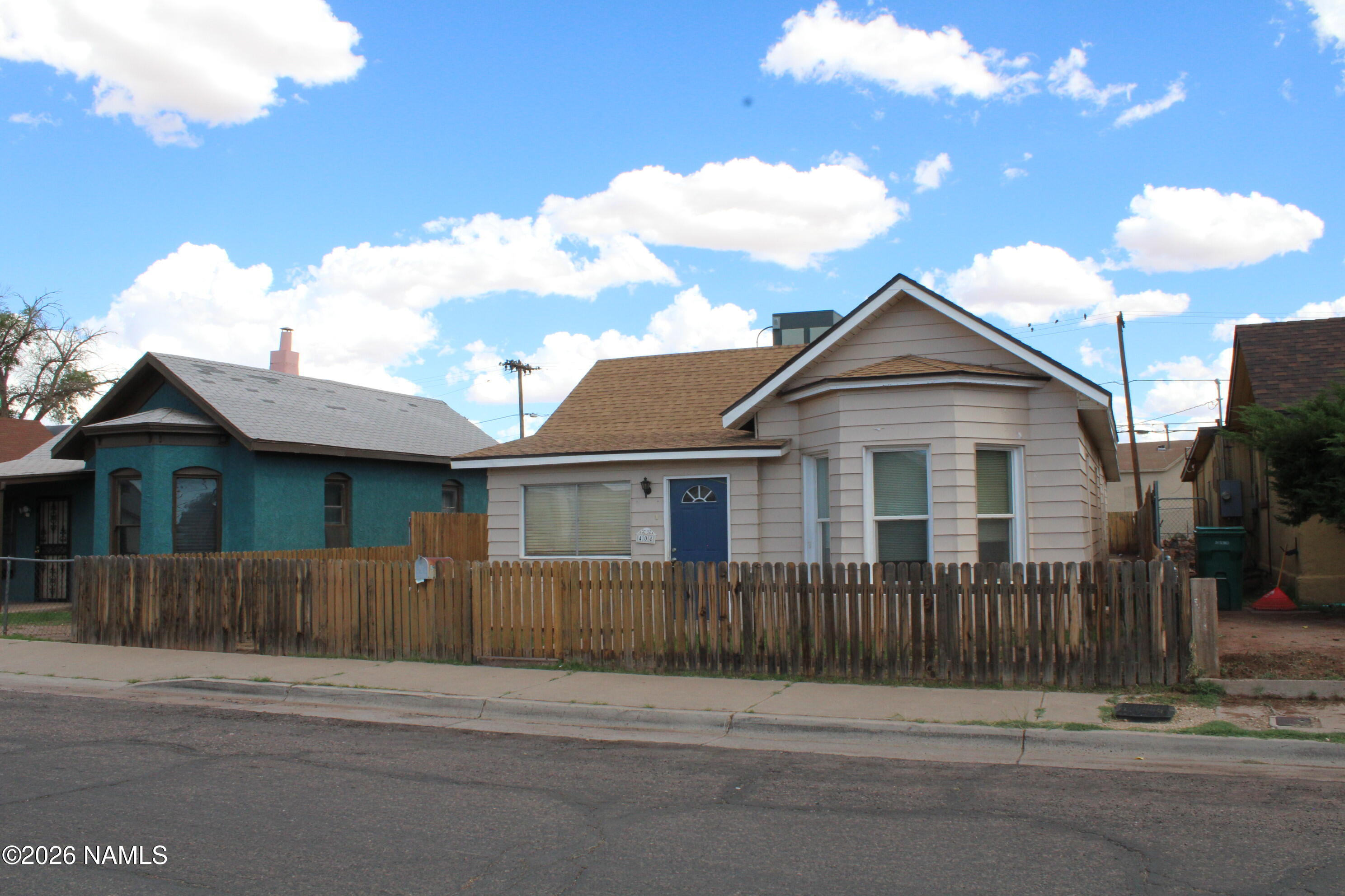 404 N Kinsley Avenue