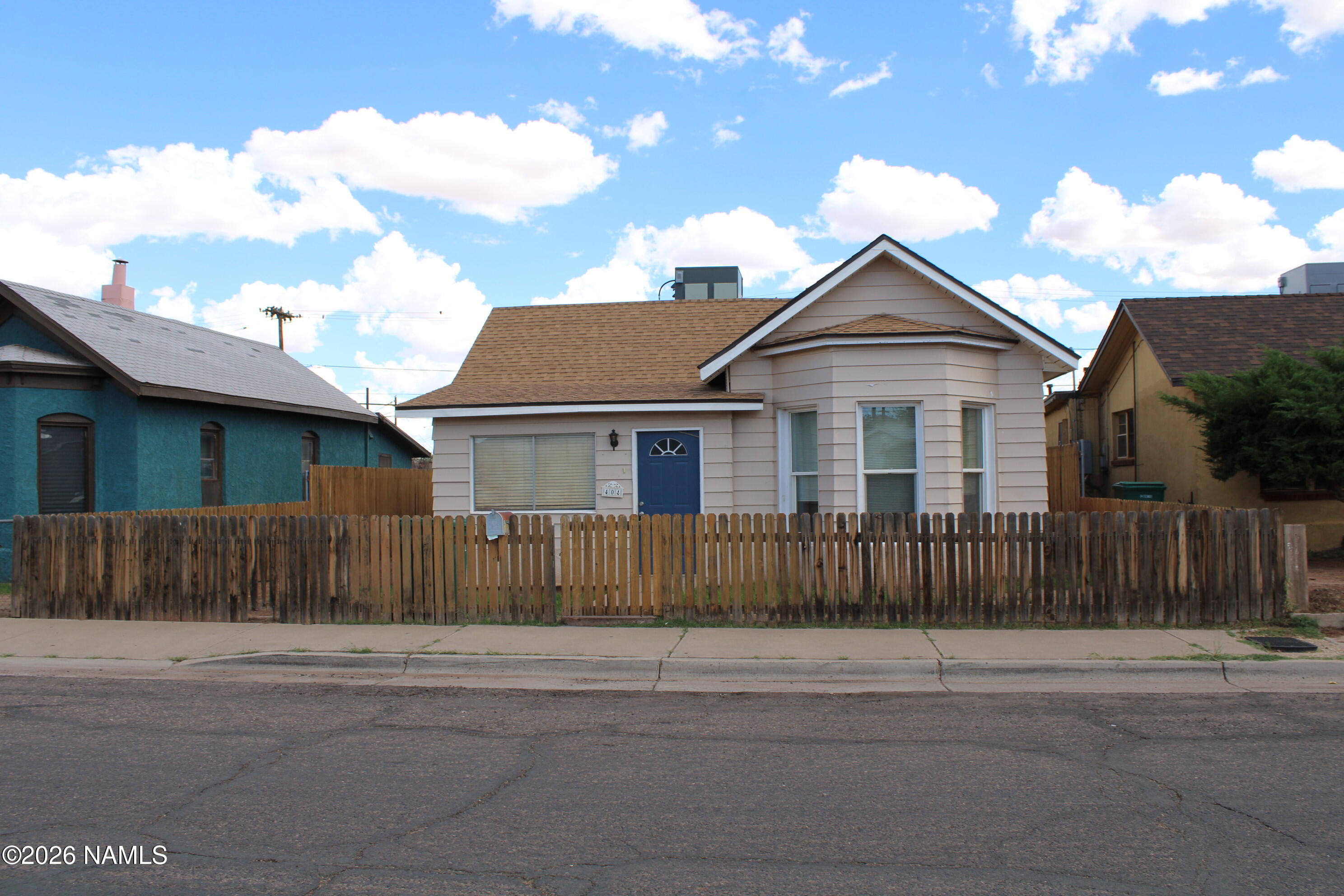 404 N Kinsley Avenue