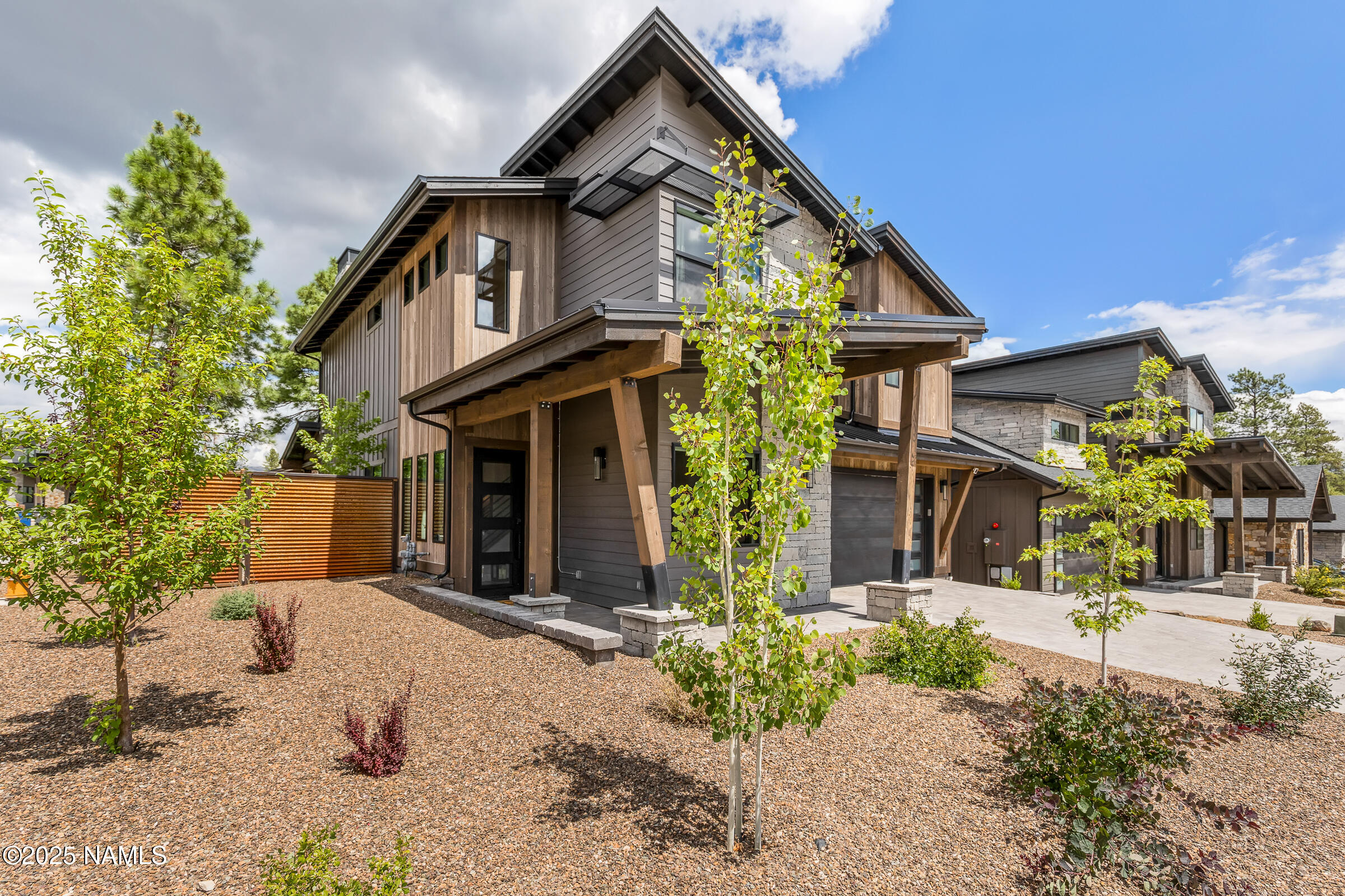 1810 E Magnolia Drive