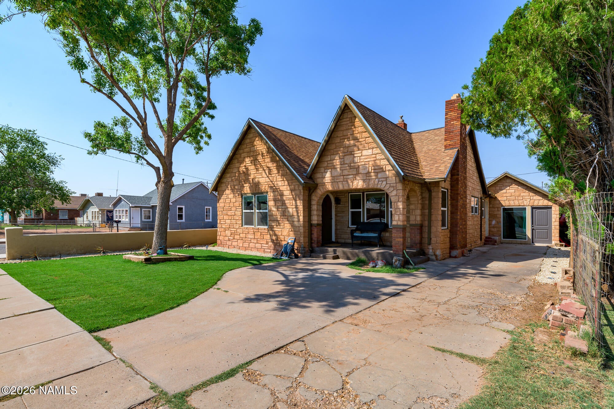 620 W Maple Street