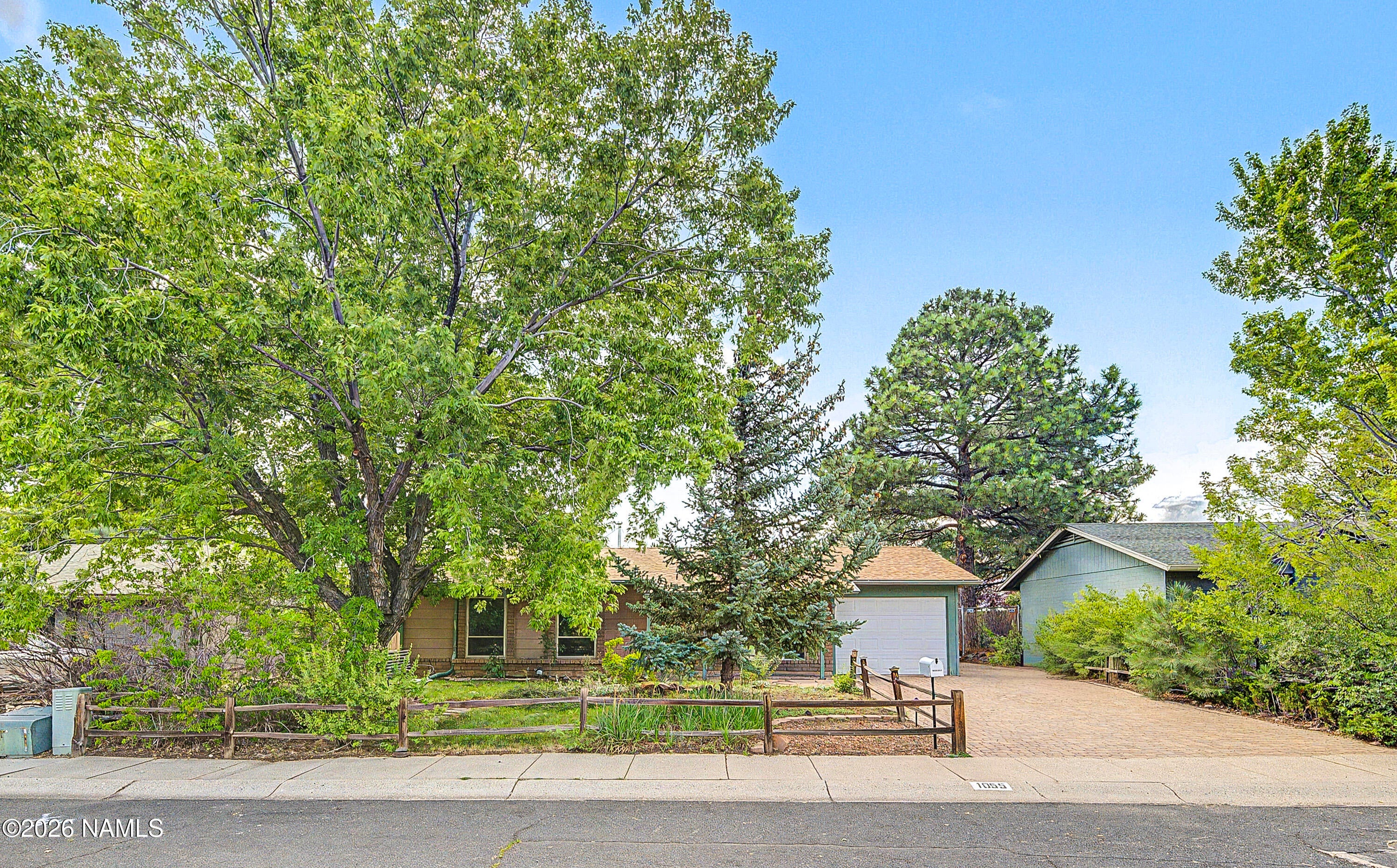 1055 N Manzanita Way