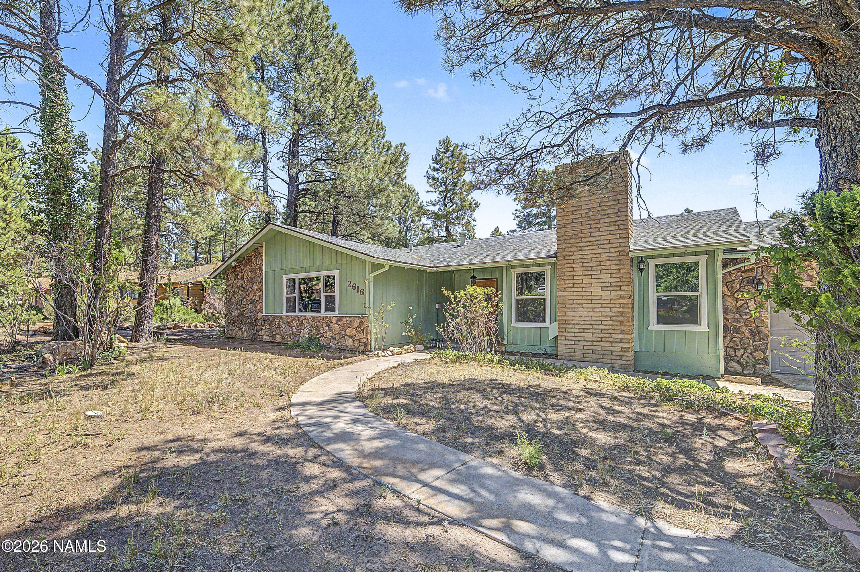 2616 N Oakmont Drive