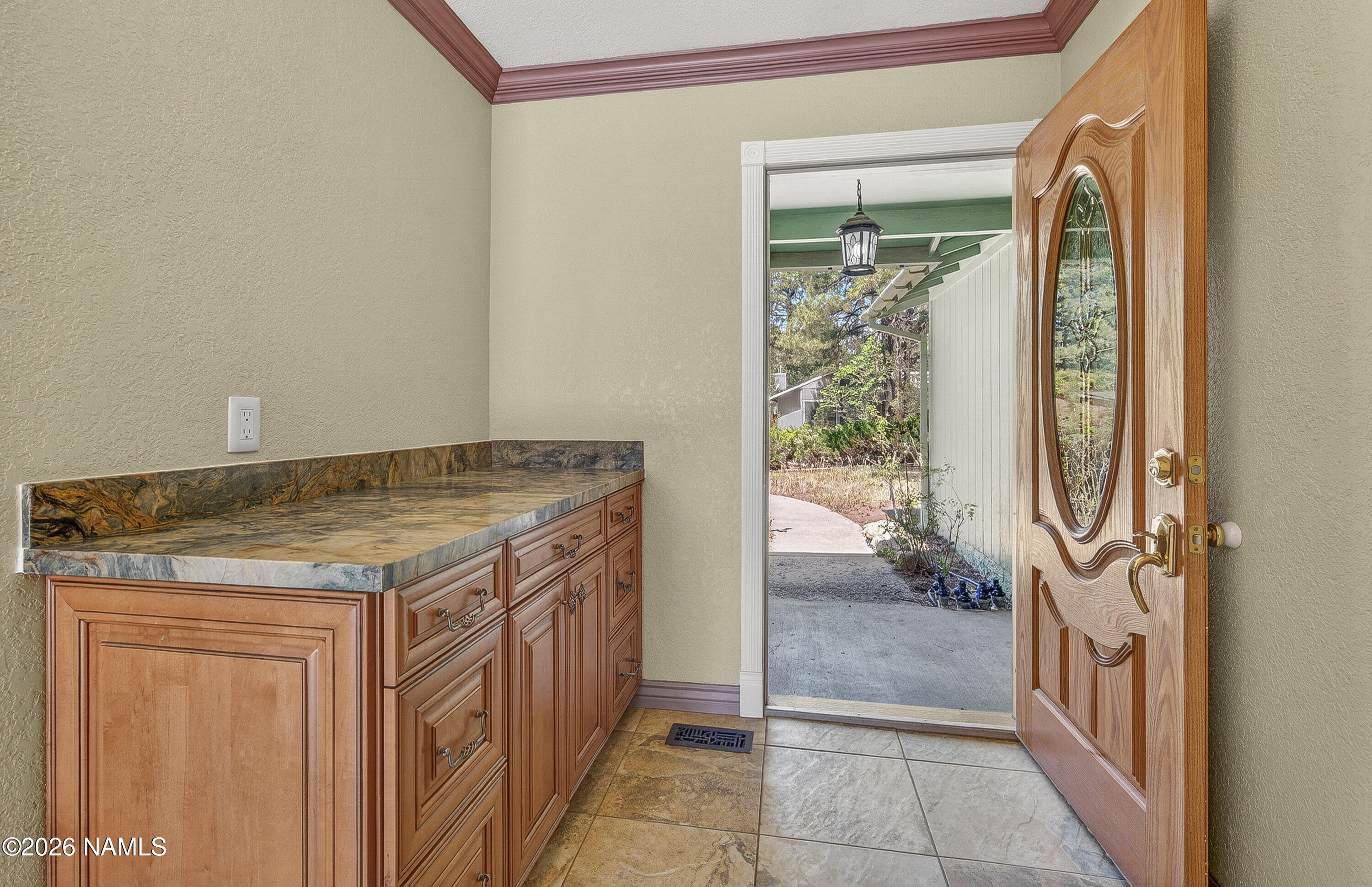 2616 N Oakmont Drive