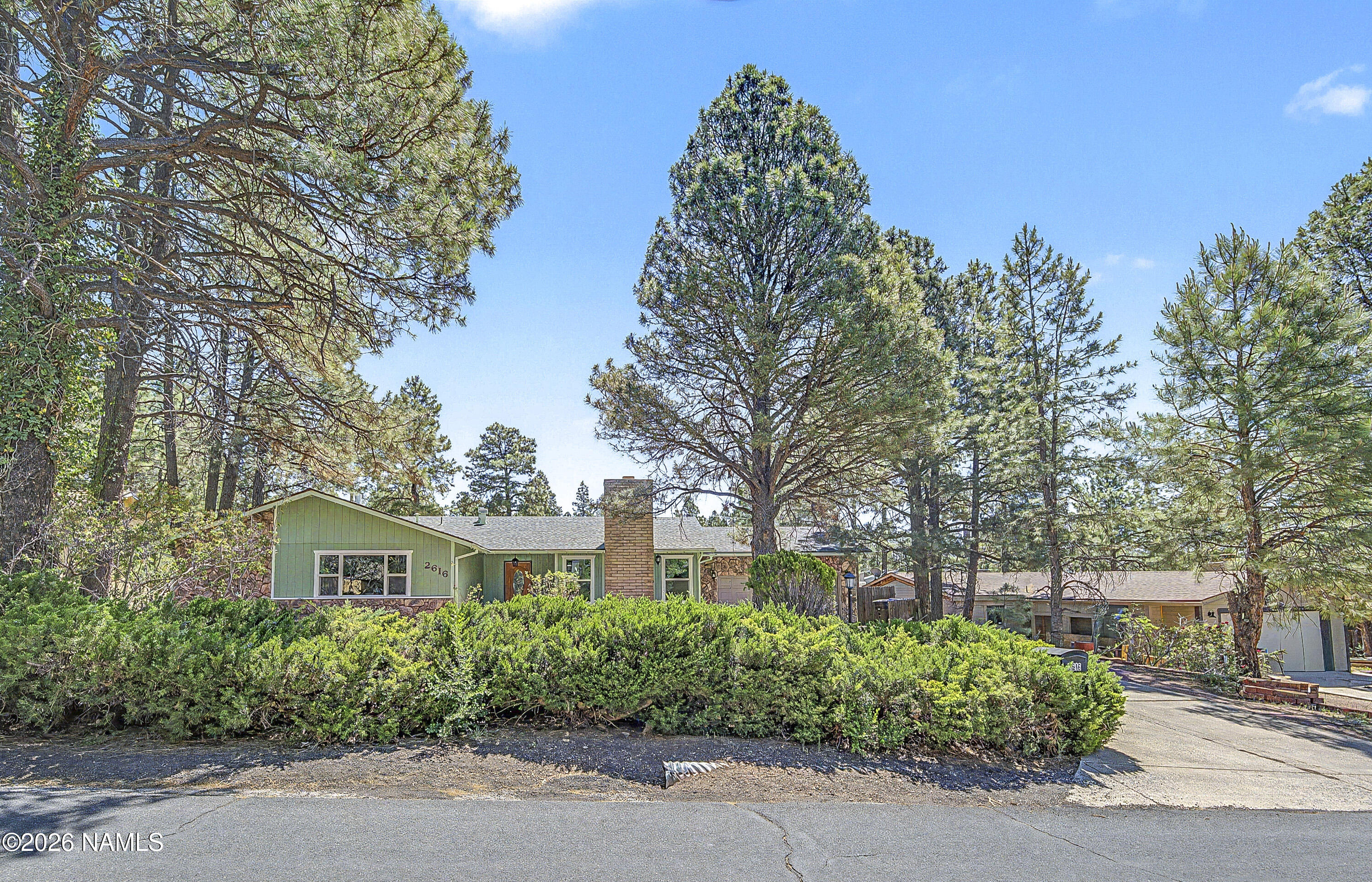 2616 N Oakmont Drive