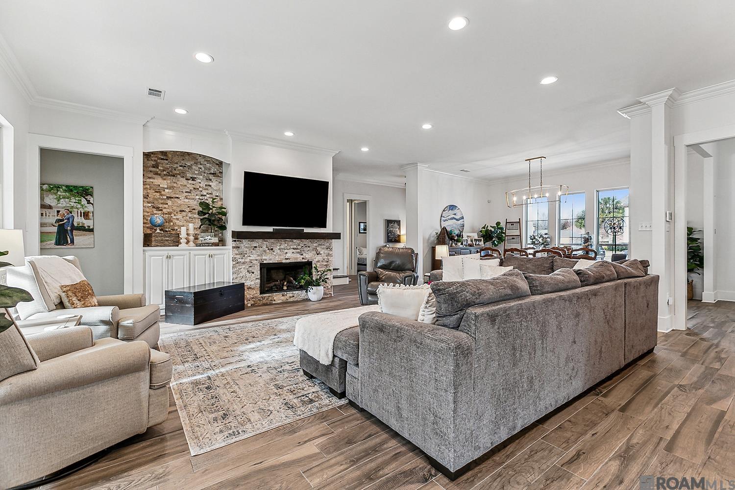 18103 Forest Hills Dr