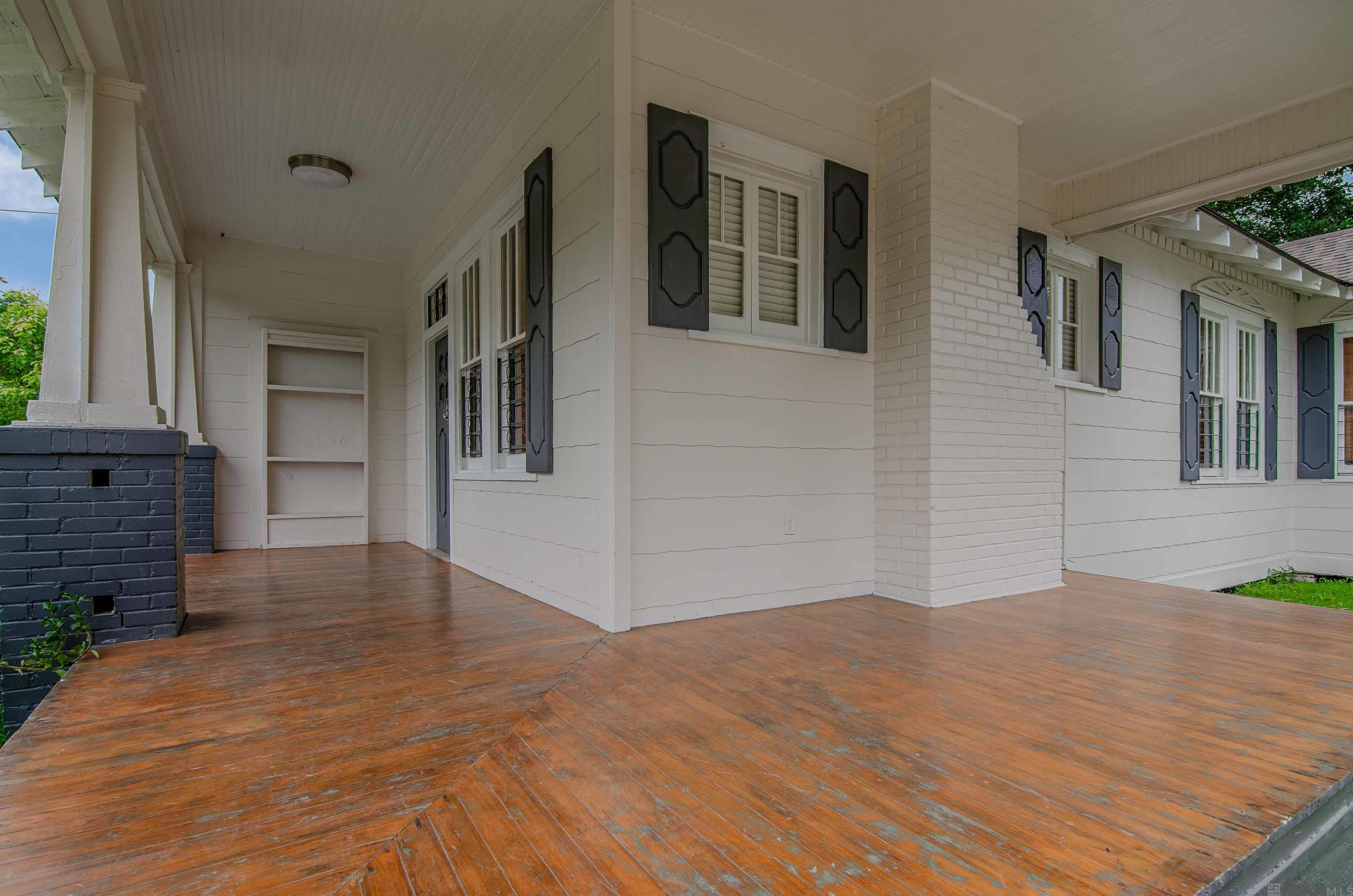 2627 Edgewood Dr