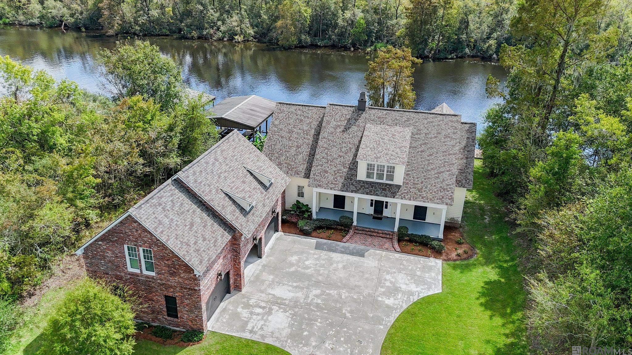 21839 Waterfront East Dr, Maurepas, Louisiana image 1